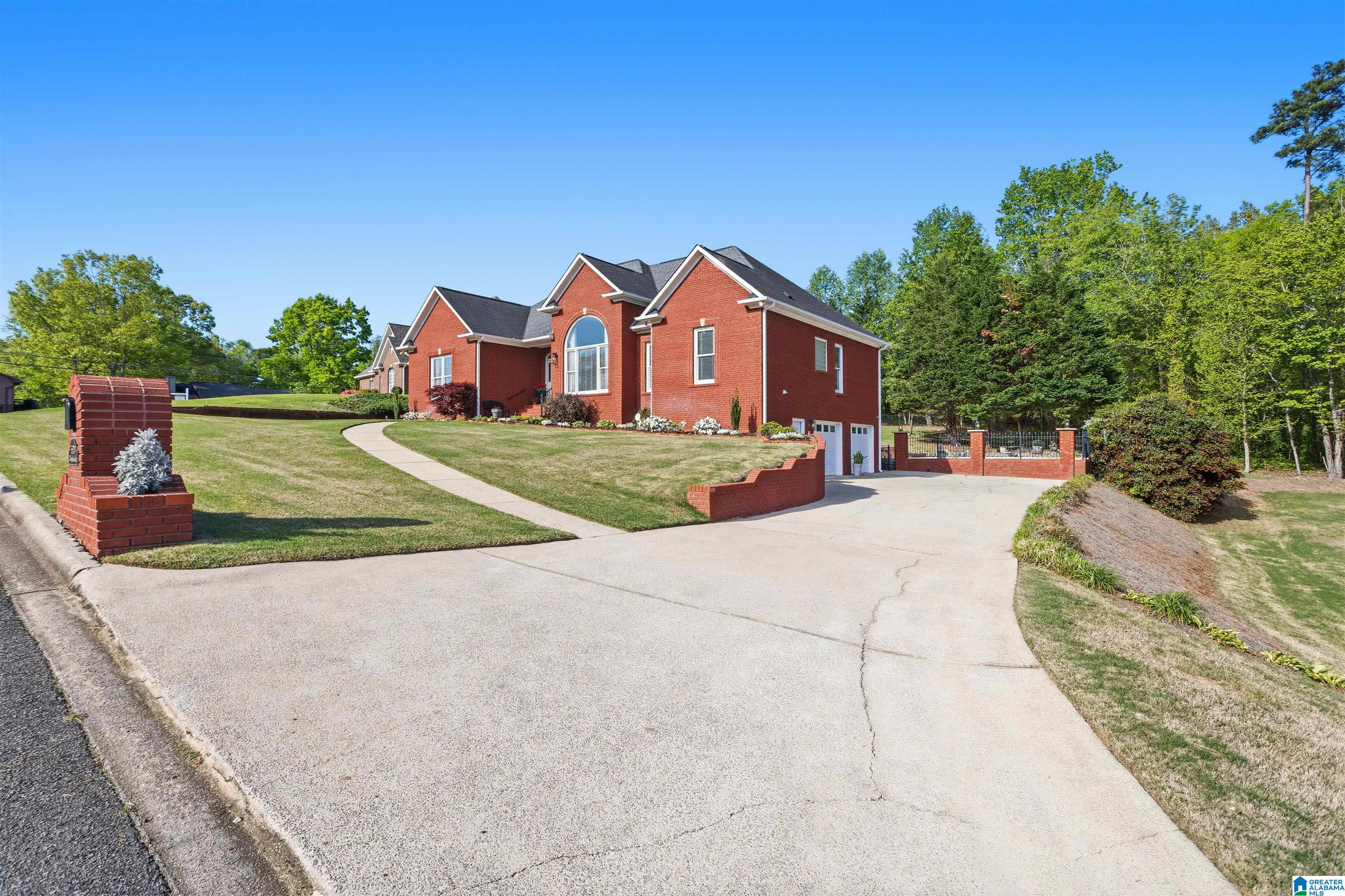 6704 CLEAR CREEK CIRCLE