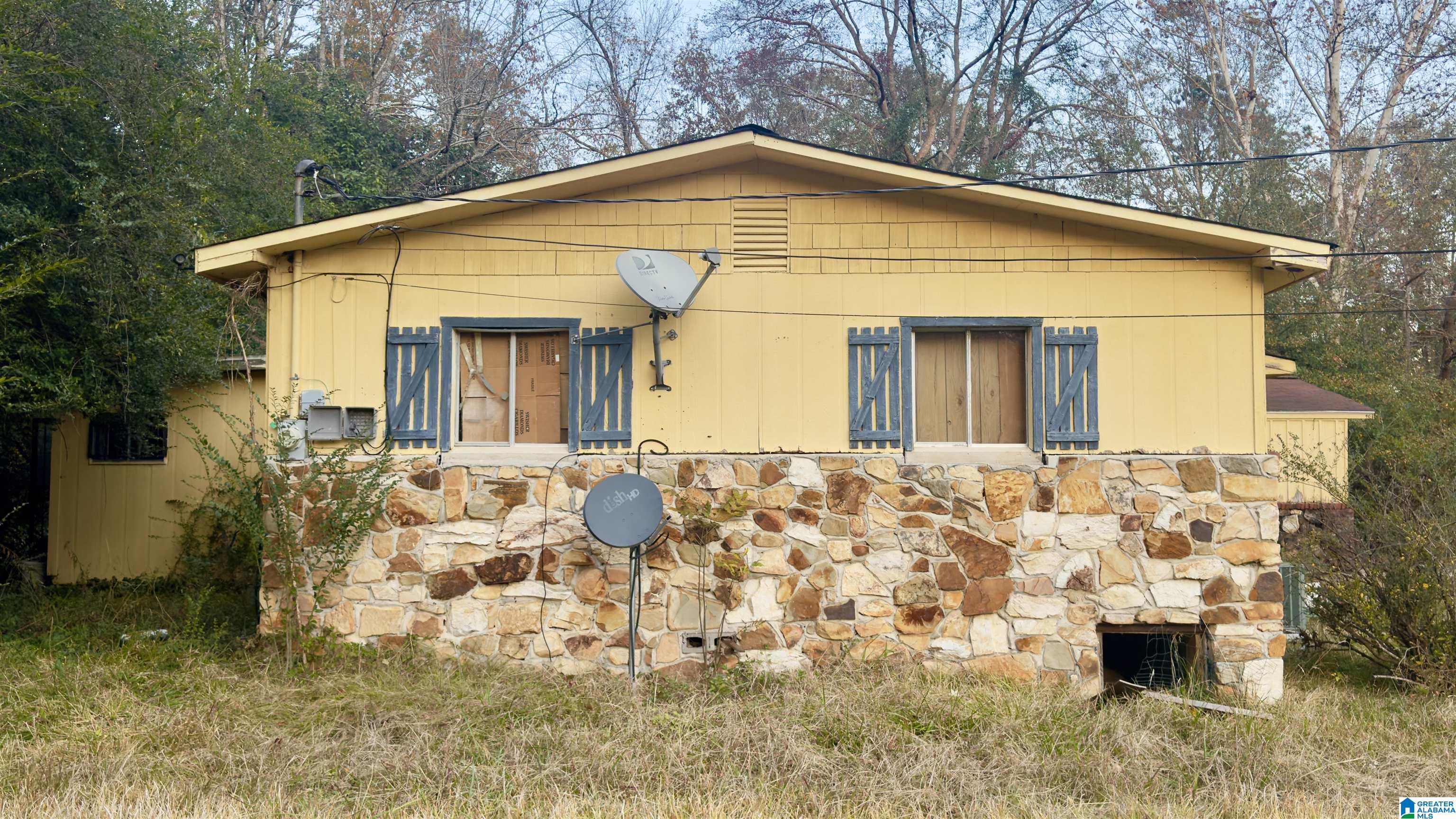 464 GREEN TREE DRIVE