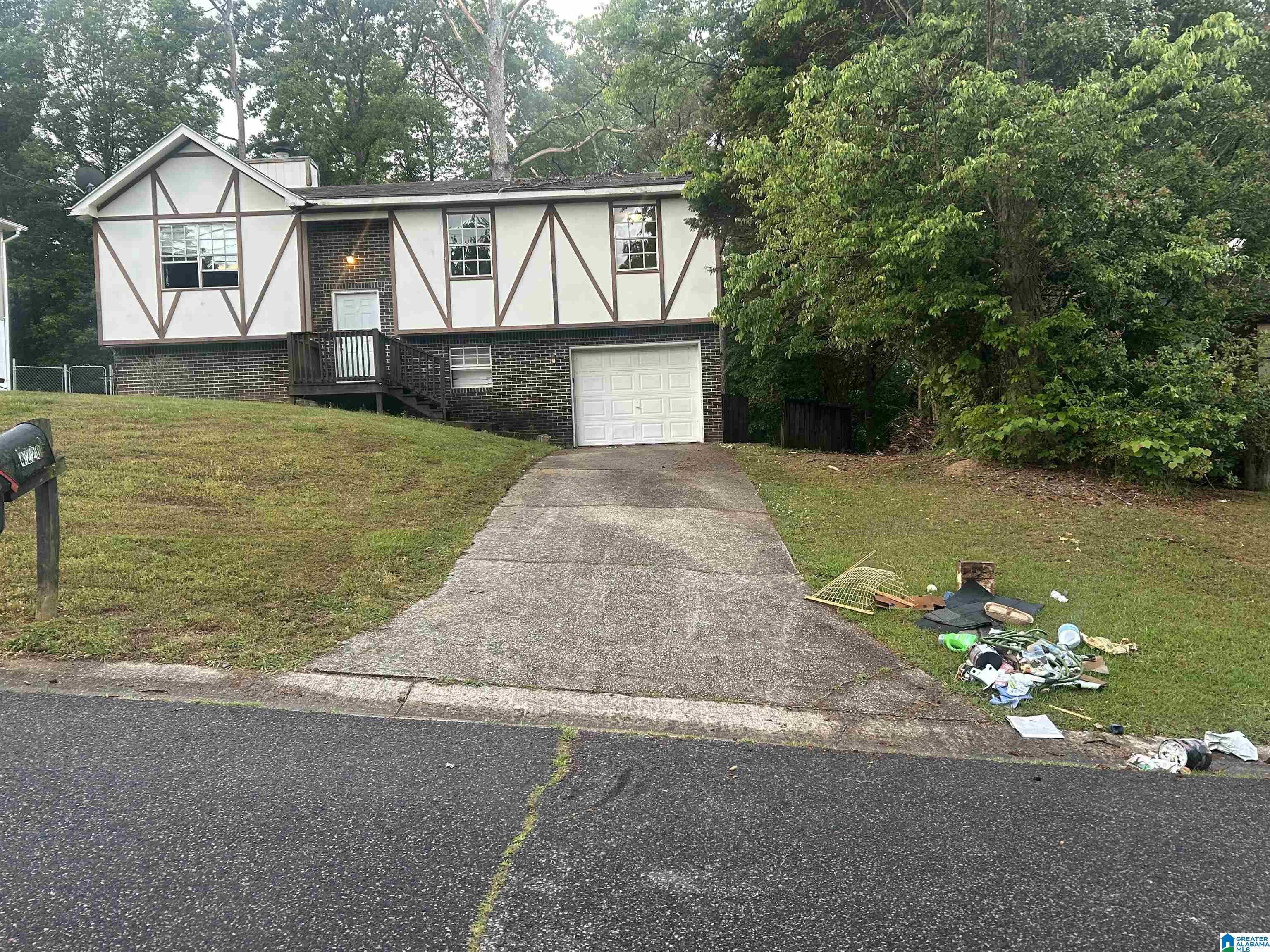 4220 FIELDSTONE DRIVE