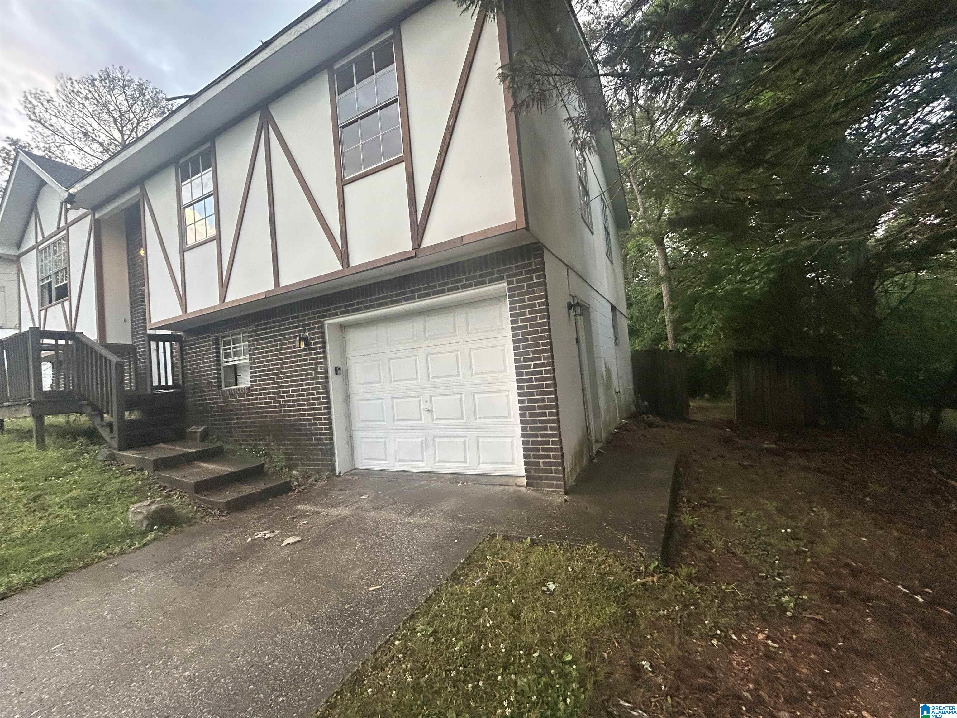 4220 FIELDSTONE DRIVE