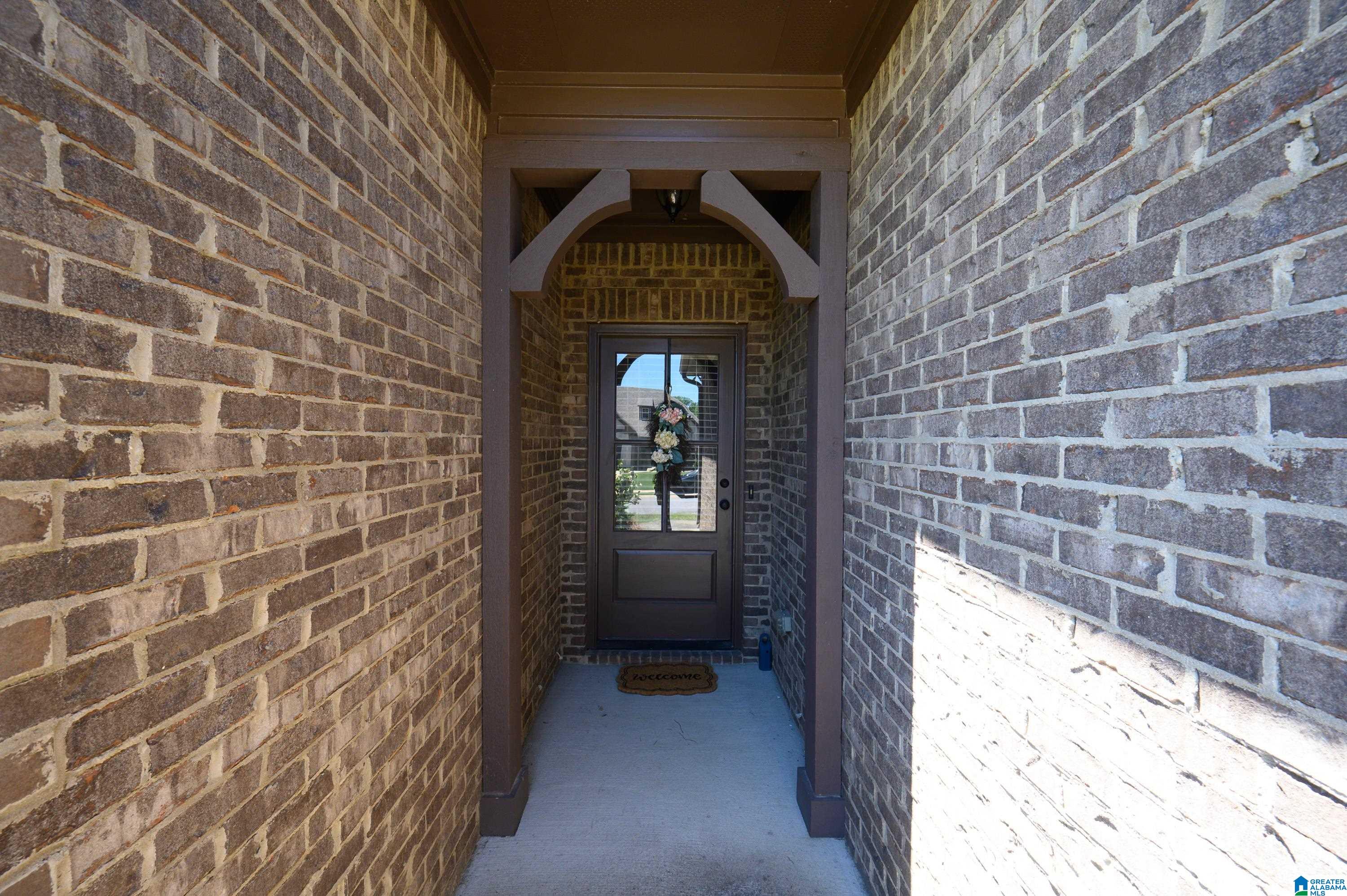 724 BAINBRIDGE LANE