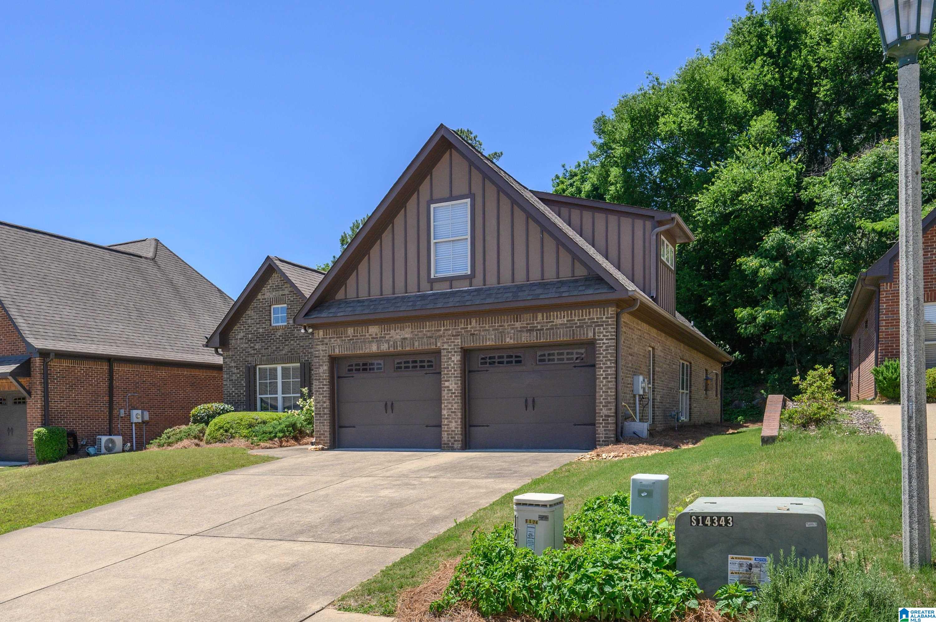 724 BAINBRIDGE LANE