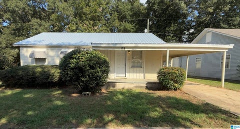 Photo of 128 Deluna Circle, CHILDERSBURG, AL 35044 (MLS # 21465486)