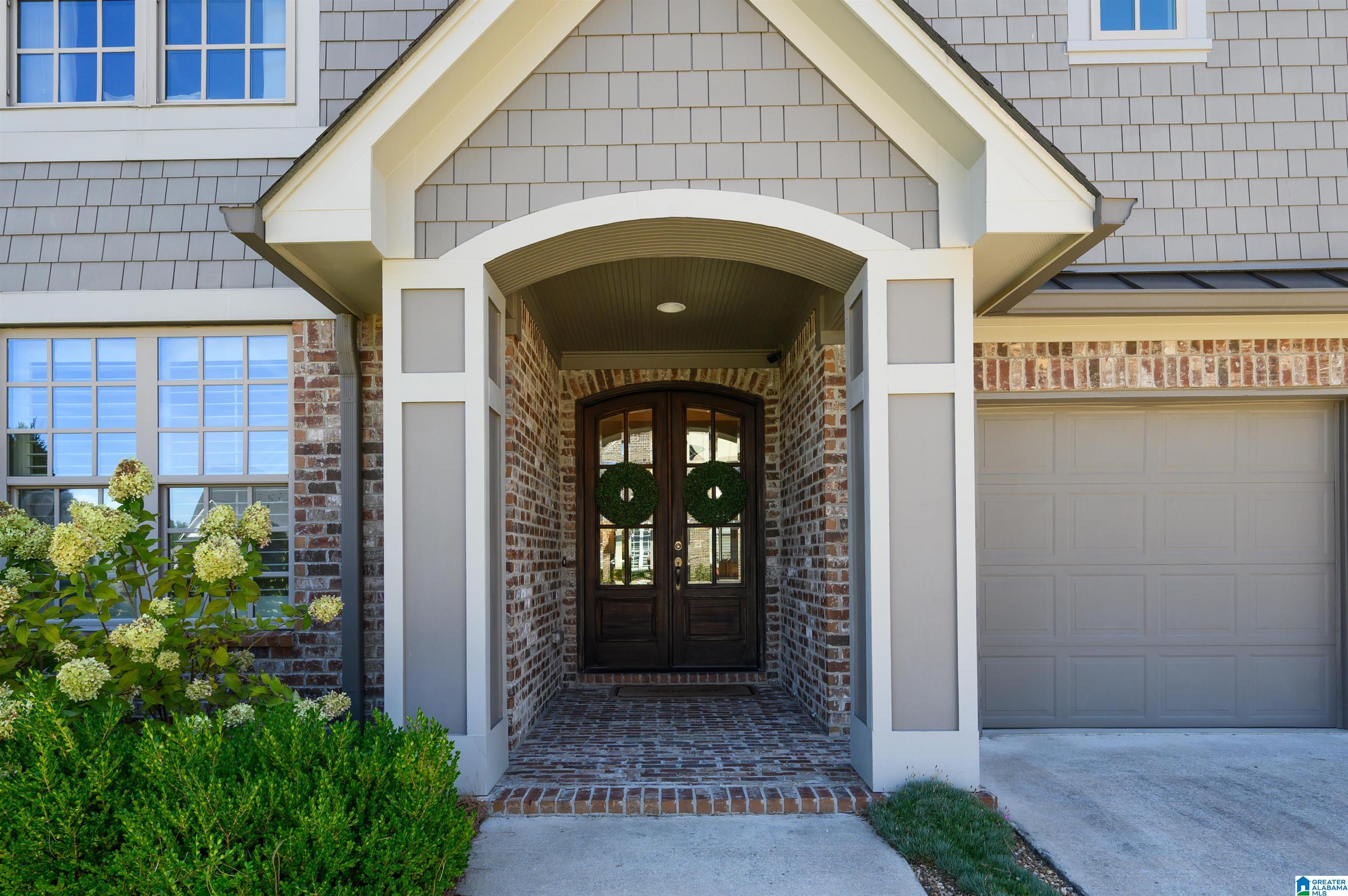 881 STONECREST COURT