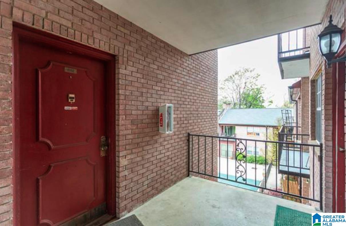 1552 15TH STREET S 1552