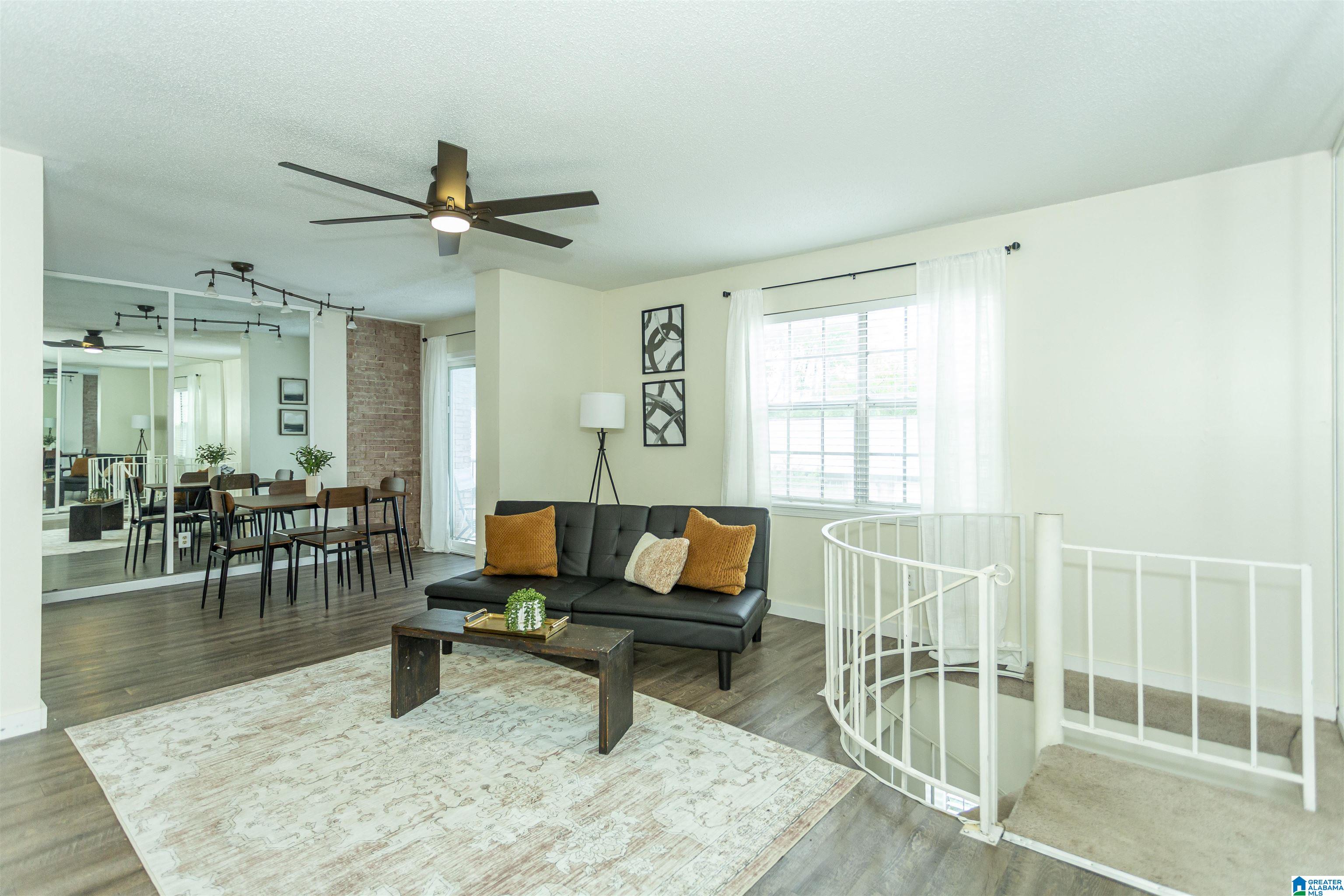 1552 15TH STREET S 1552