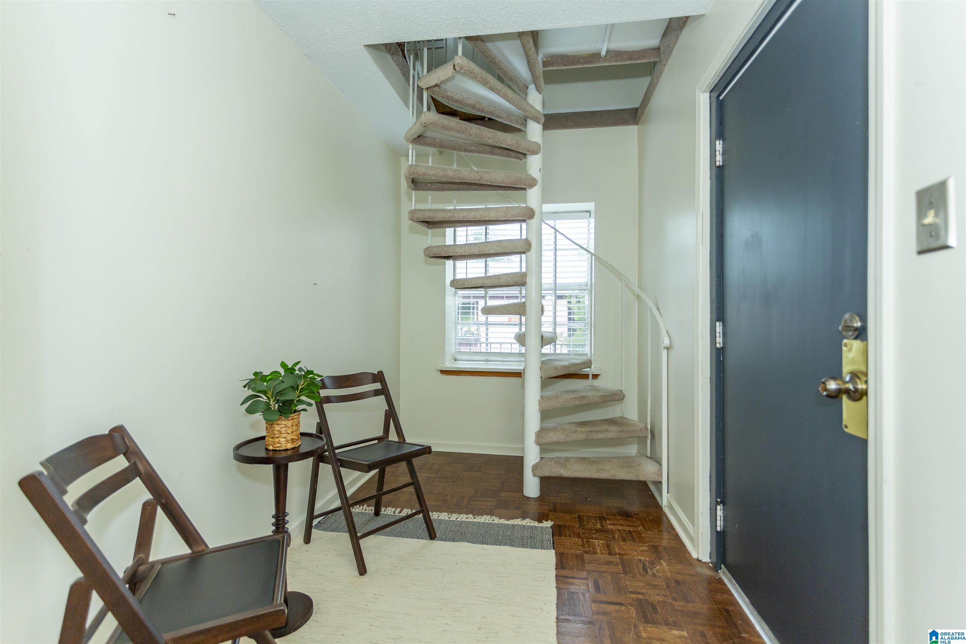 1552 15TH STREET S 1552