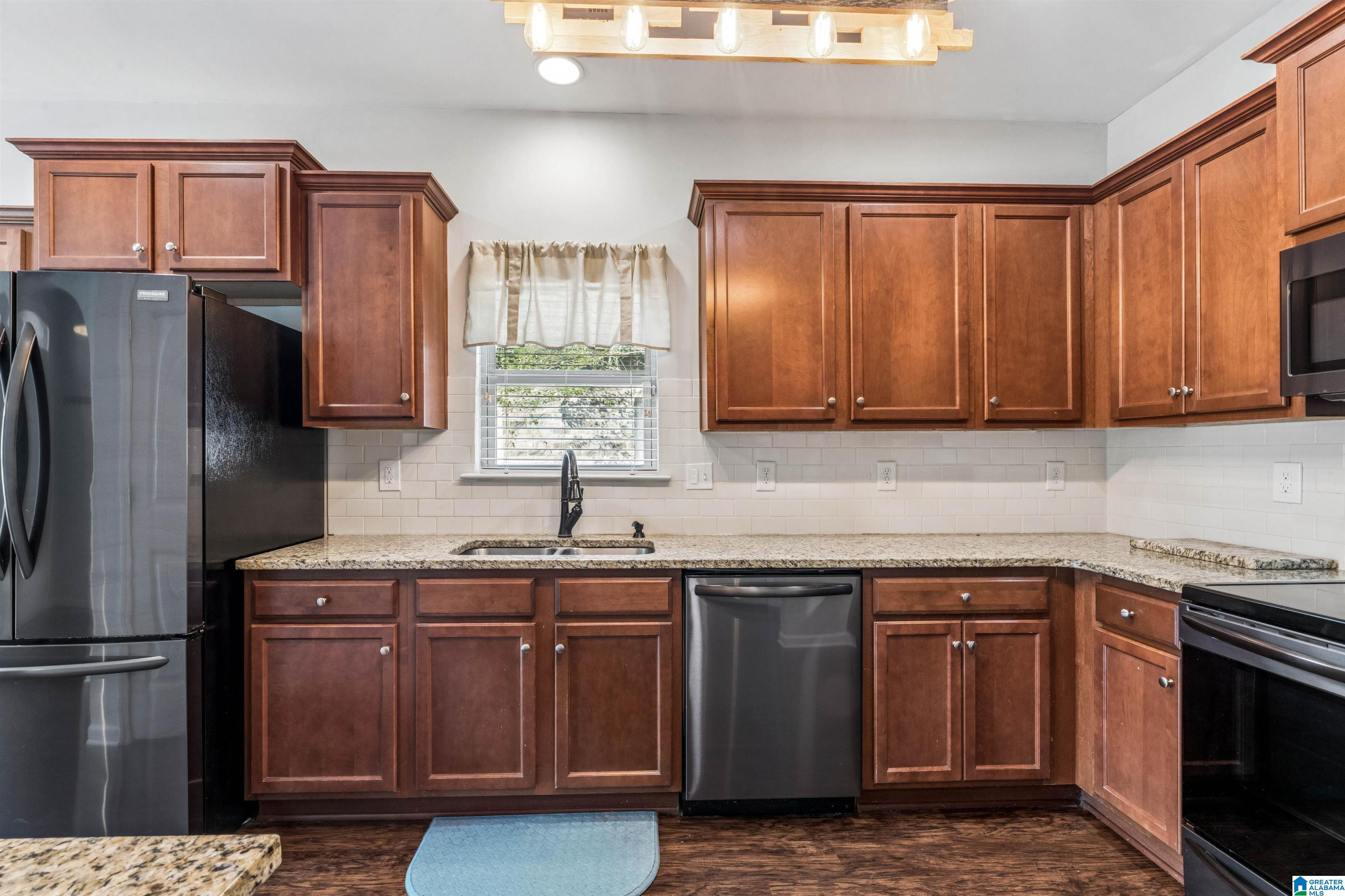 338 GLEN CROSS WAY
