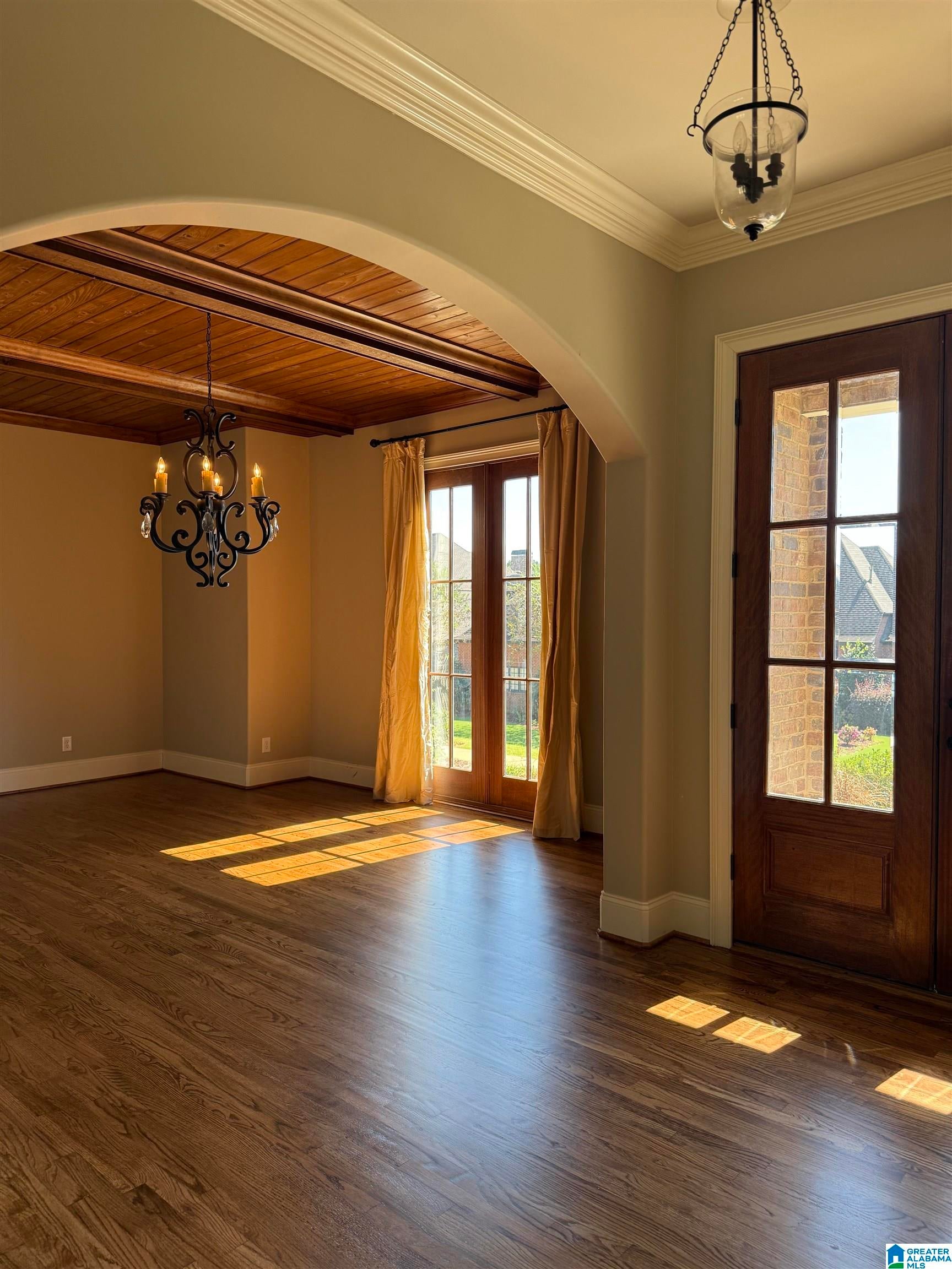 2321 BELLEVUE COURT