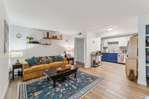 Photo of 416 Skyview Drive #B, BIRMINGHAM, AL 35209 (MLS # 21448631)