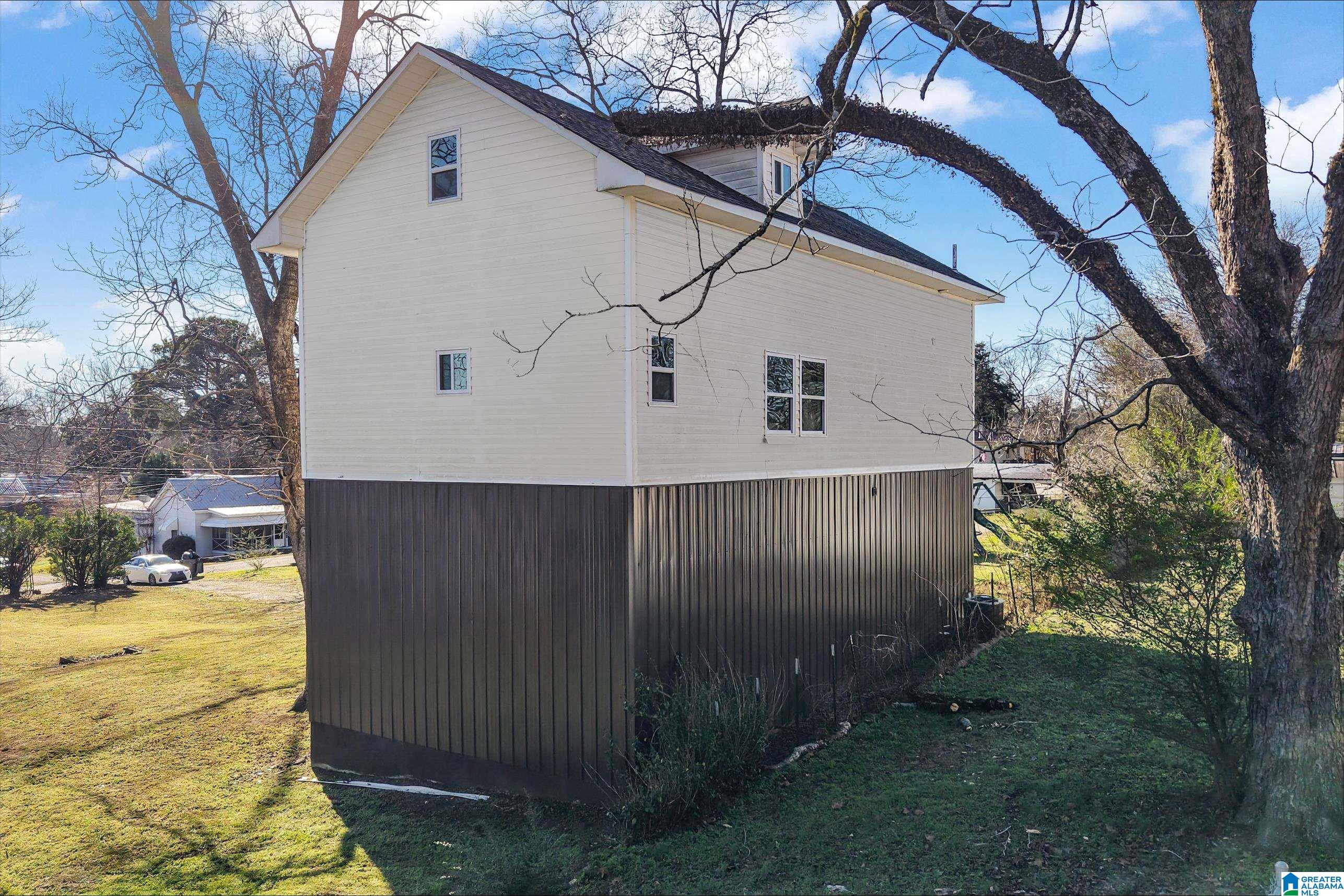 301 WISTERIA STREET