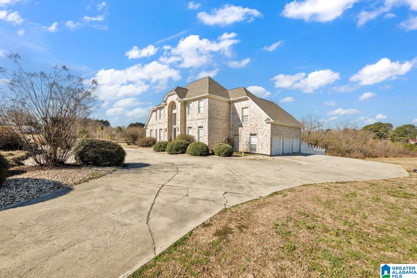 76 DERRICK CIRCLE - Photo 4