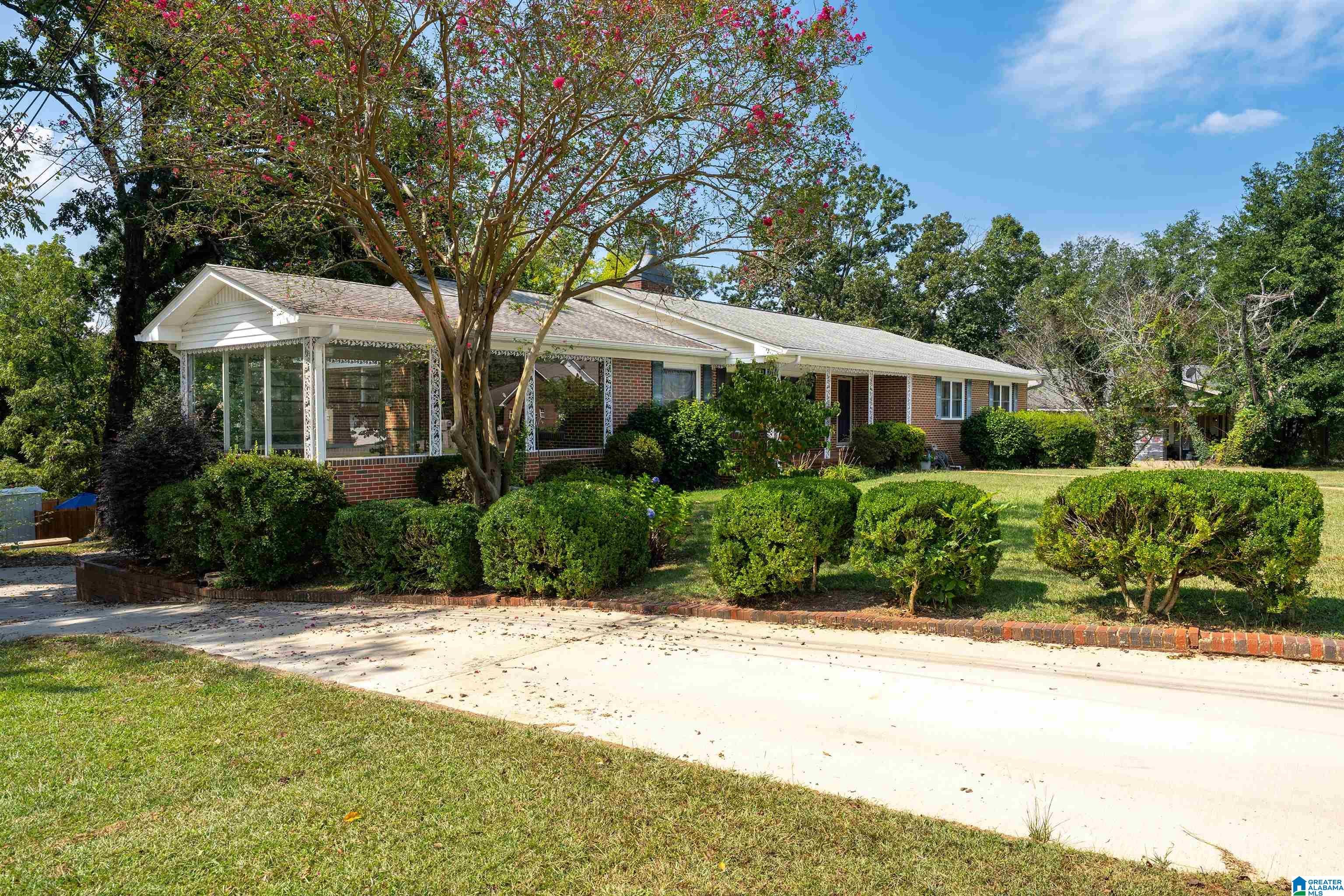 114 LANCASTER STREET W