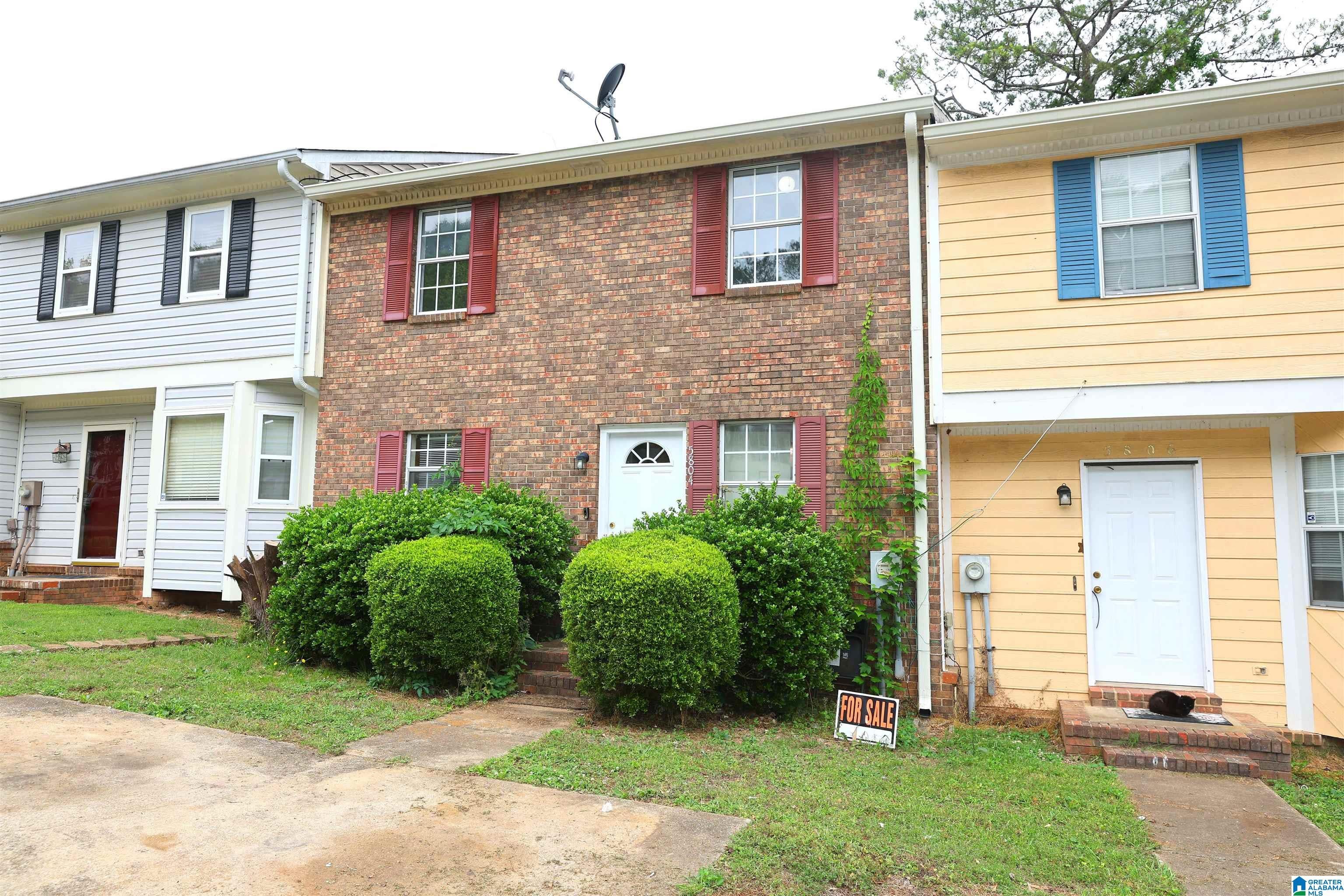 5804 WOODGATE CIRCLE