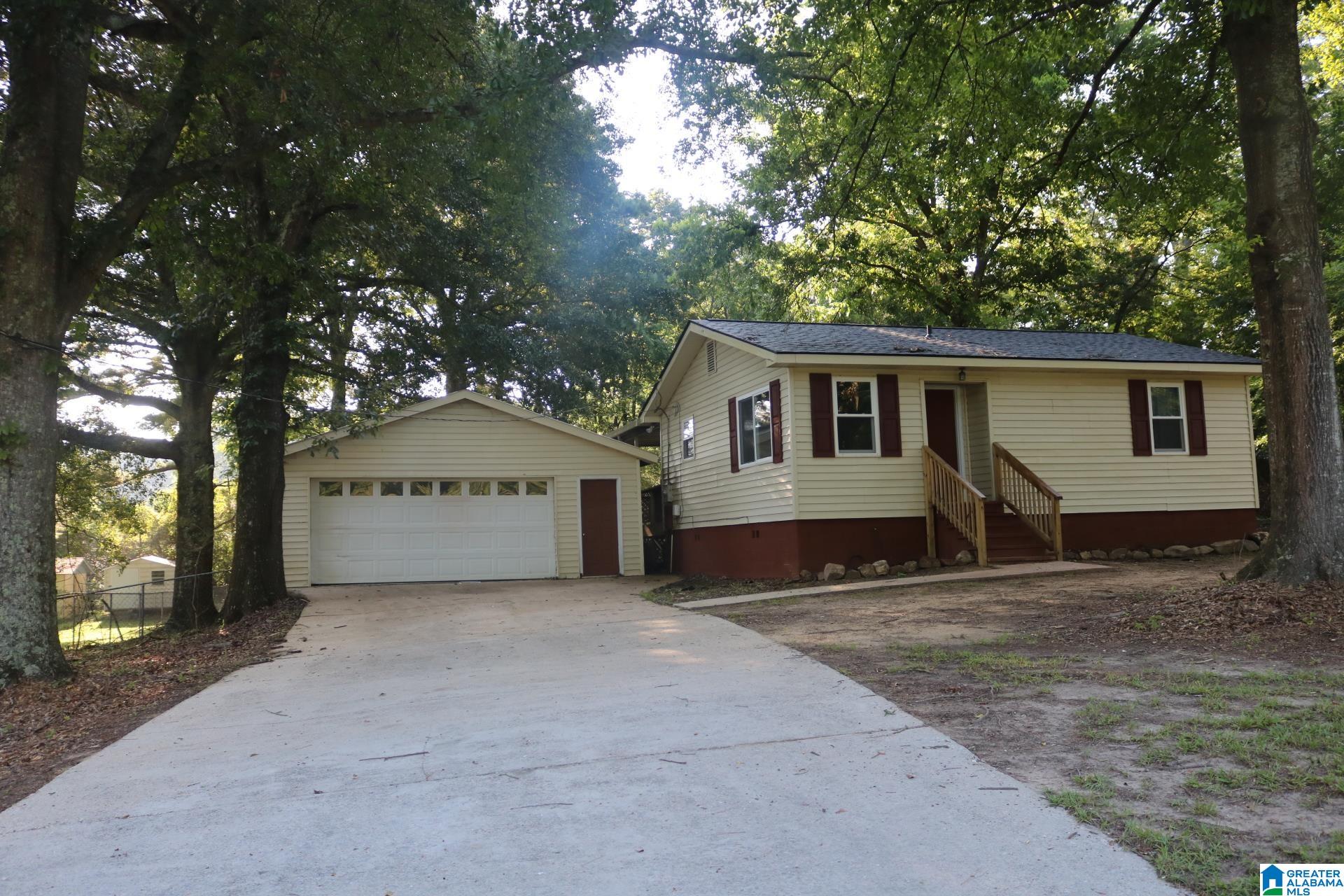 Photo 1 of 10 — 313 OAK LANE, SYLVAN SPRINGS, AL 35118