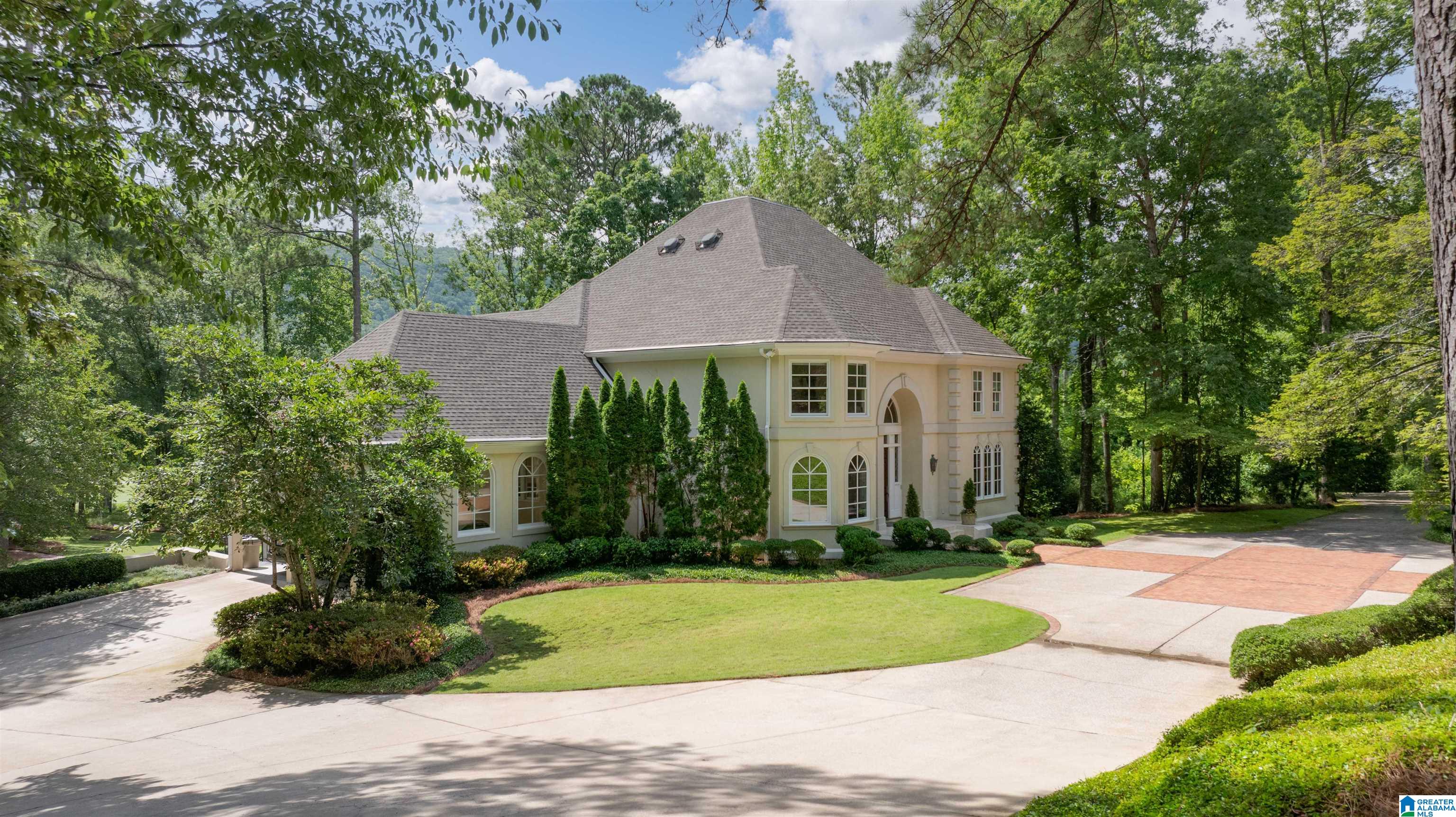5 TURNBERRY PLACE
