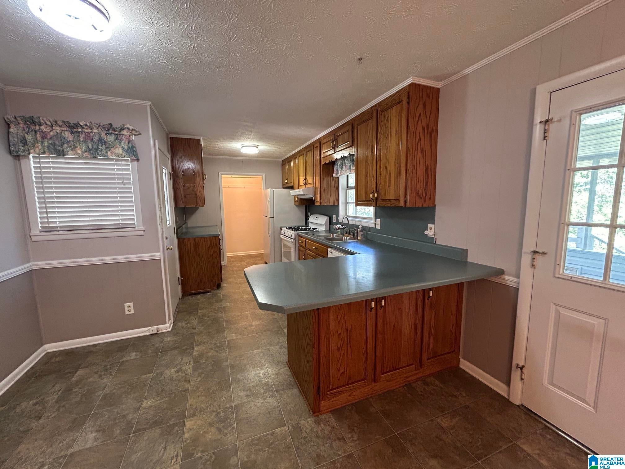 1415 HERNDON DRIVE