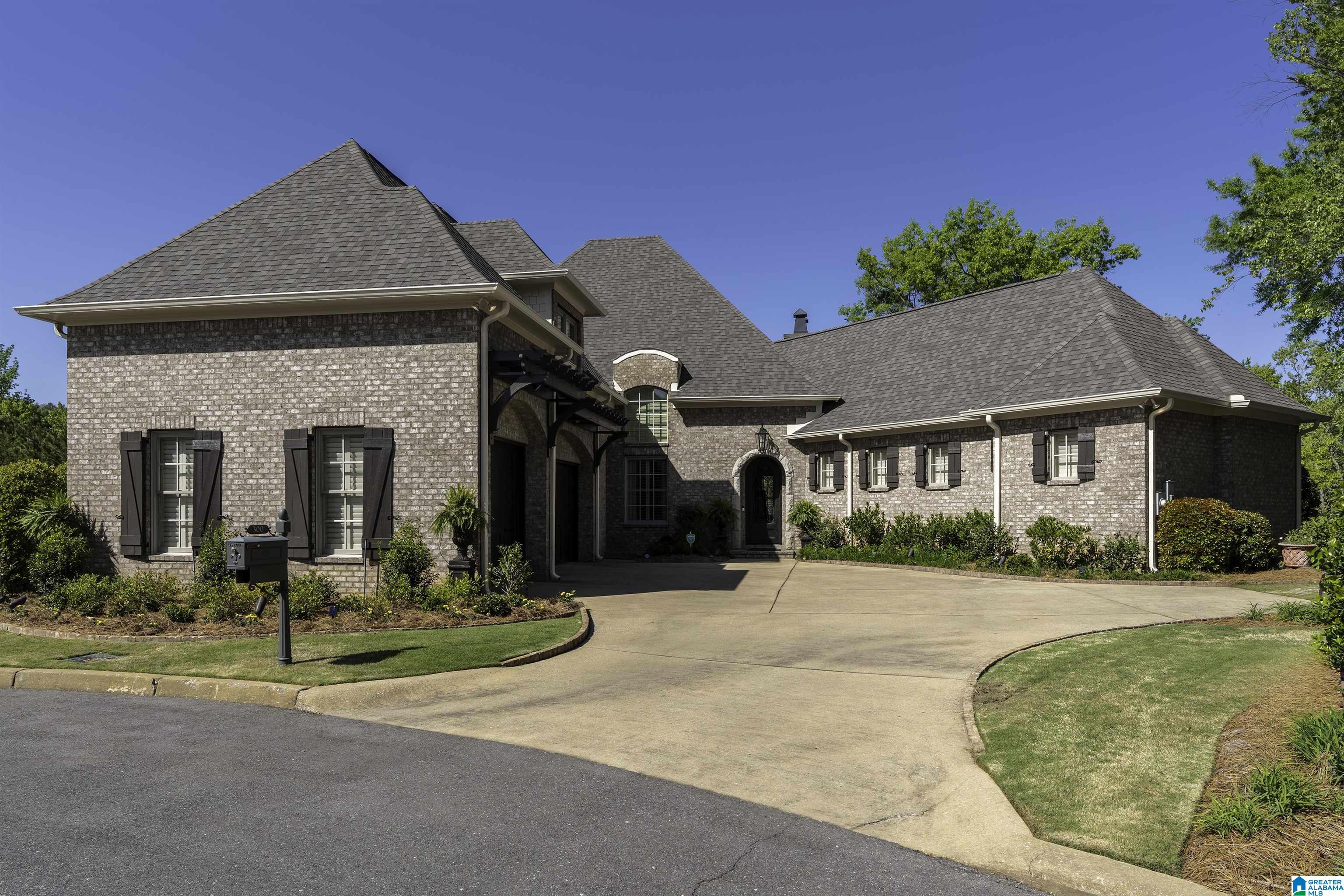 300 WOODWARD COURT