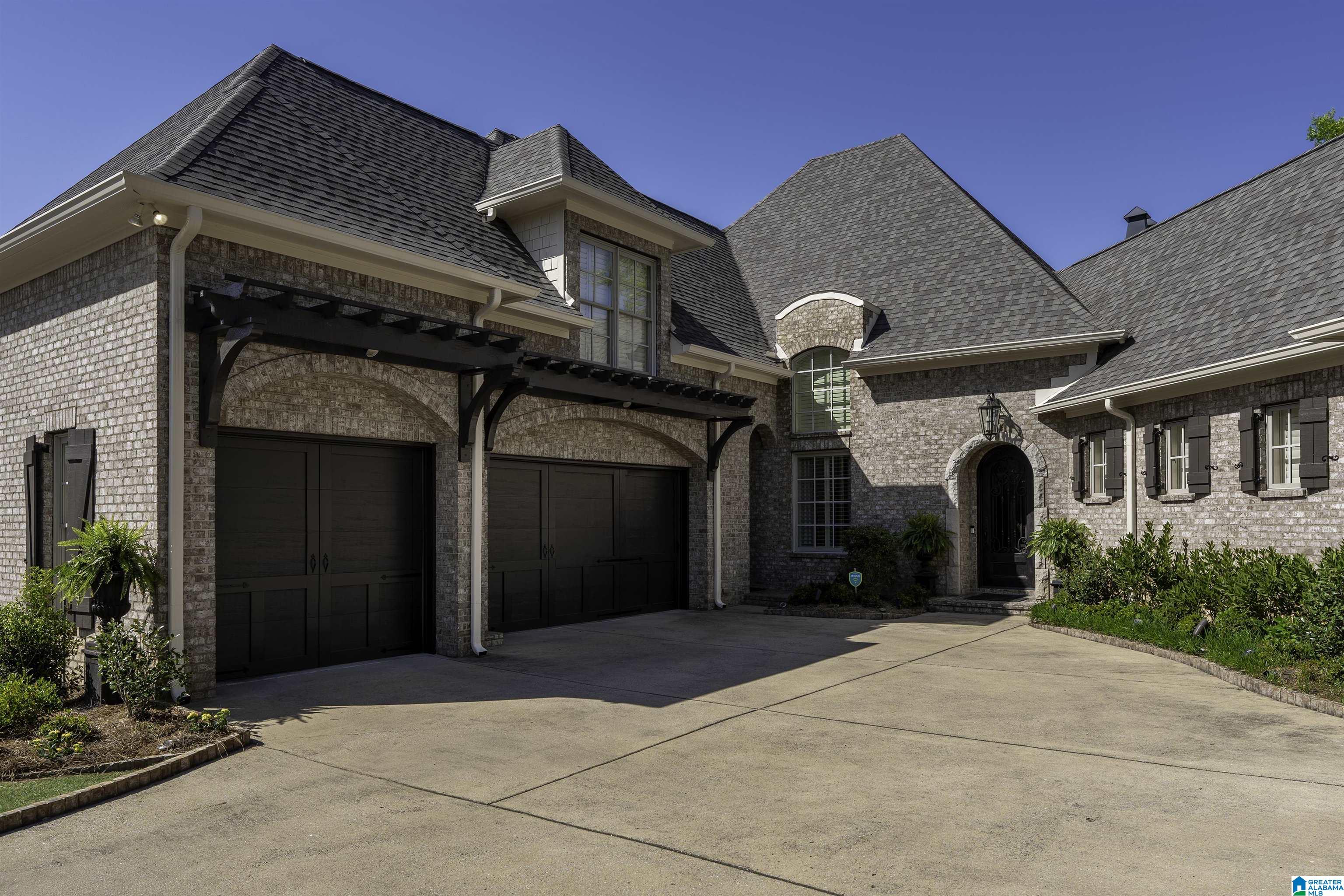 300 WOODWARD COURT
