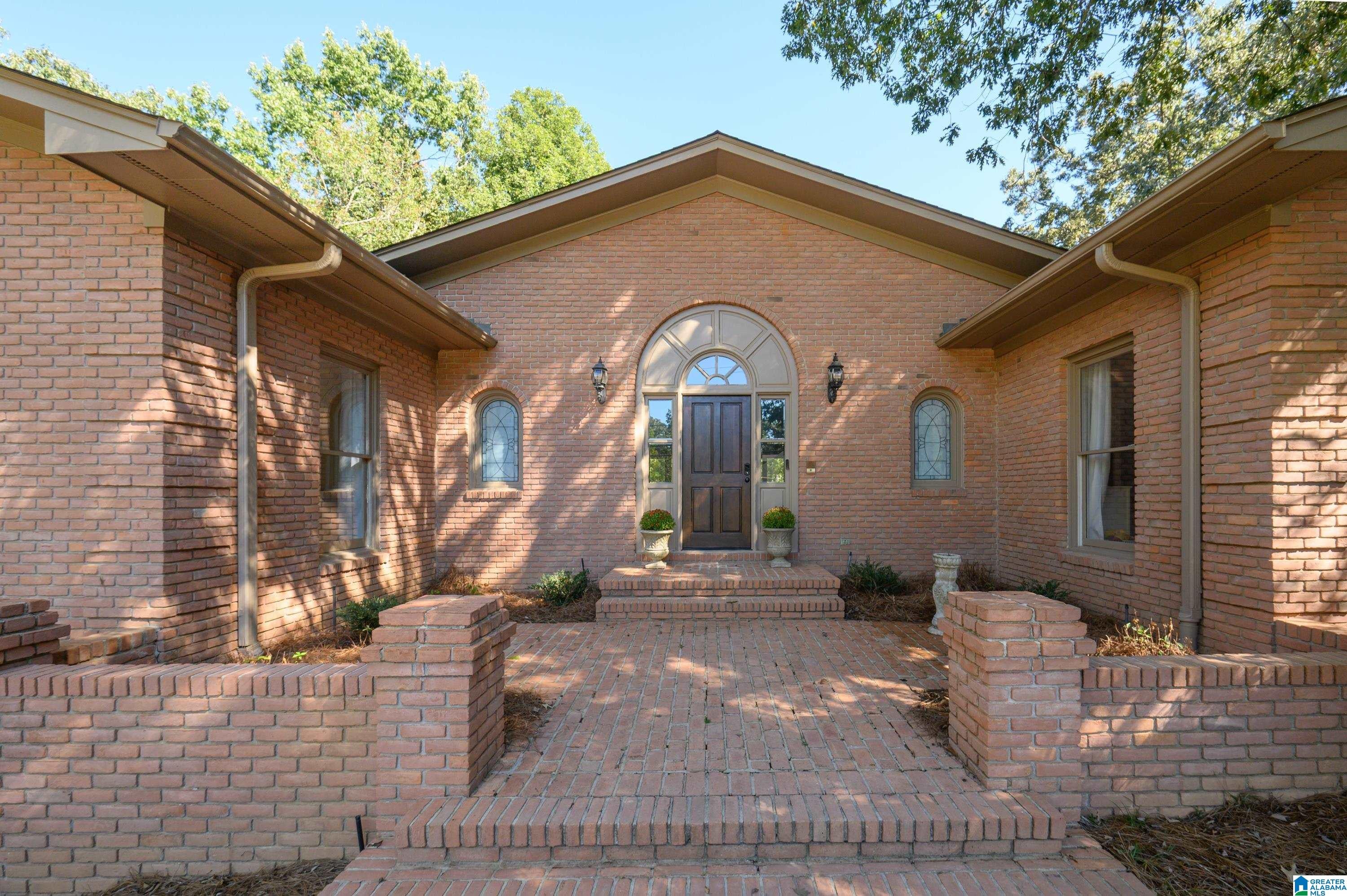 736 HEATHERWOOD DRIVE