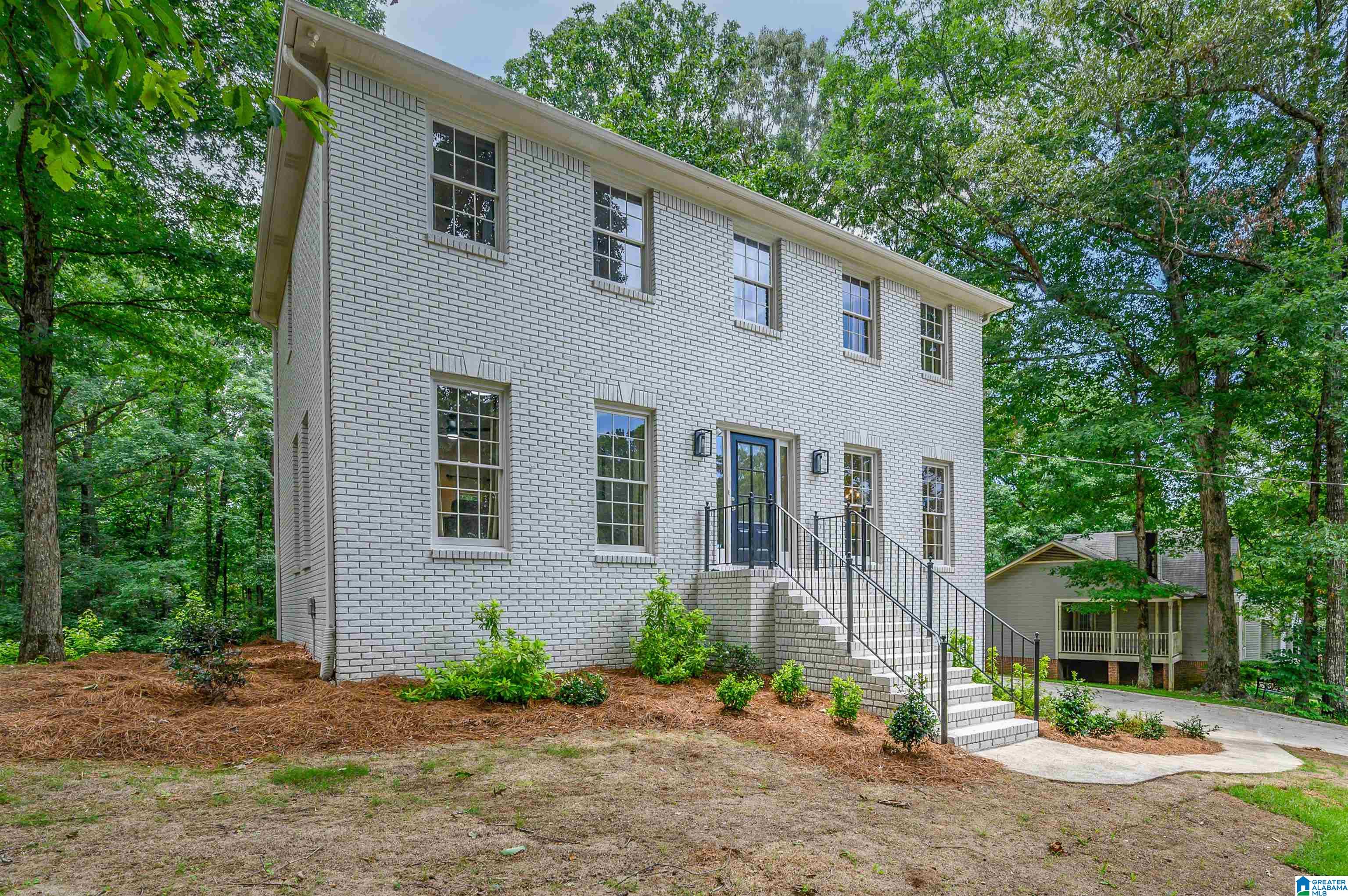 1700 WHITE OAK PLACE