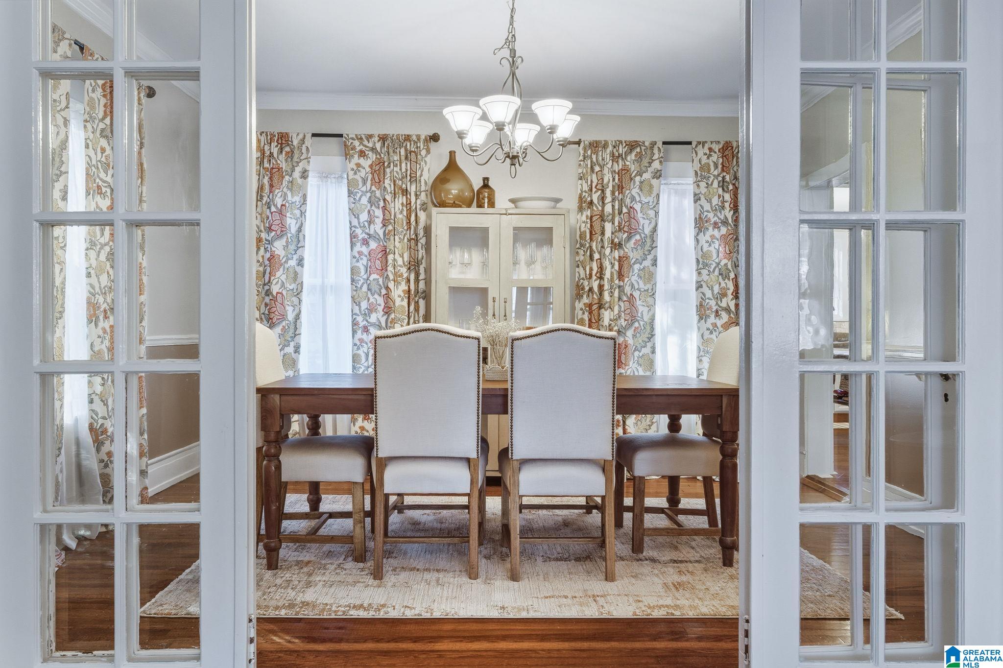 2717 CALDWELL AVENUE S