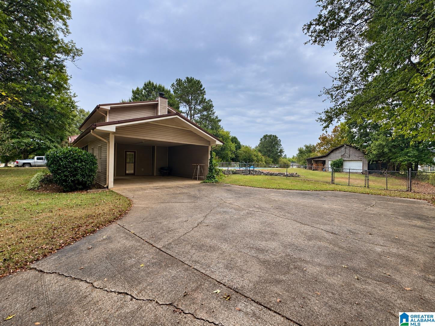 3122 LINDENWOOD DRIVE