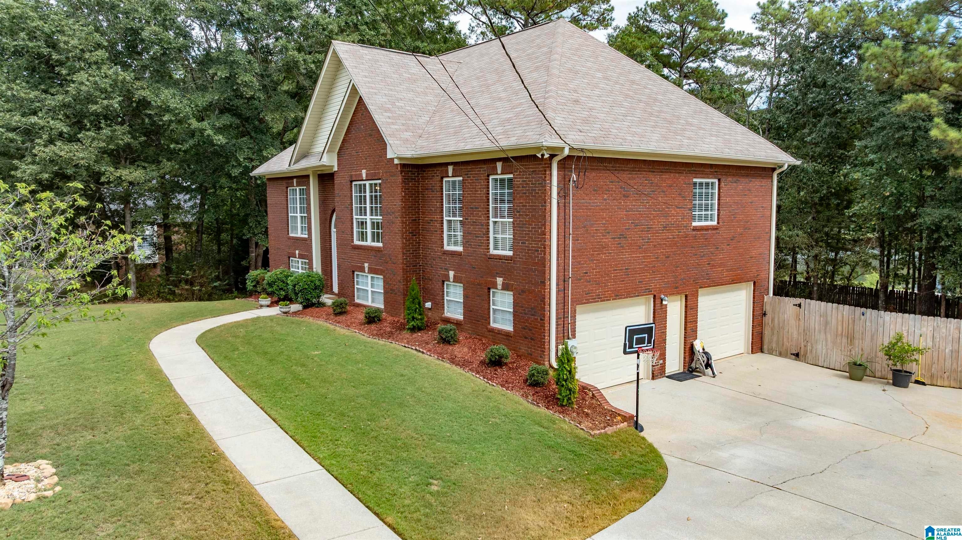 144 WOODBURY DRIVE