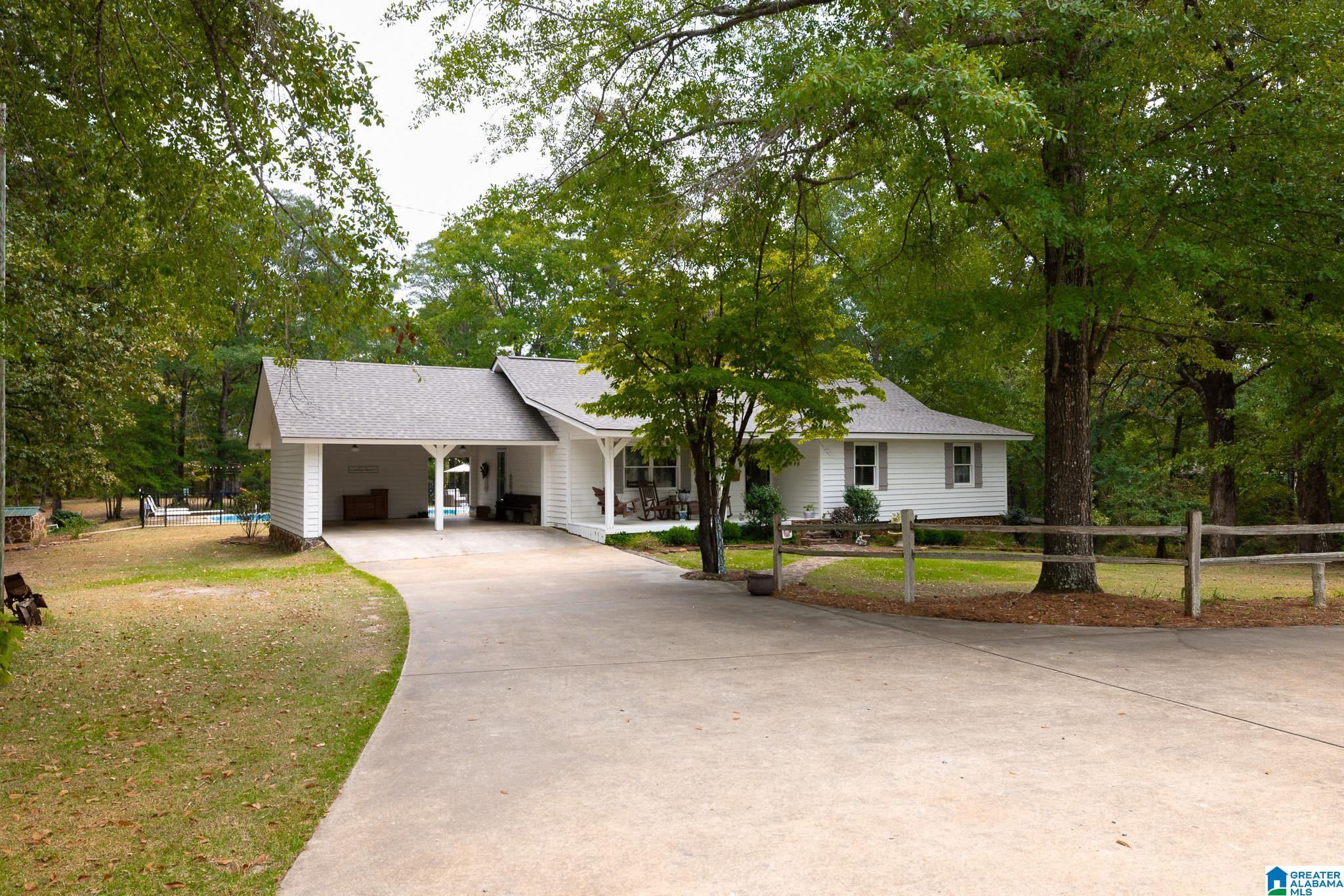 1049 COUNTY ROAD 108 - Photo 2