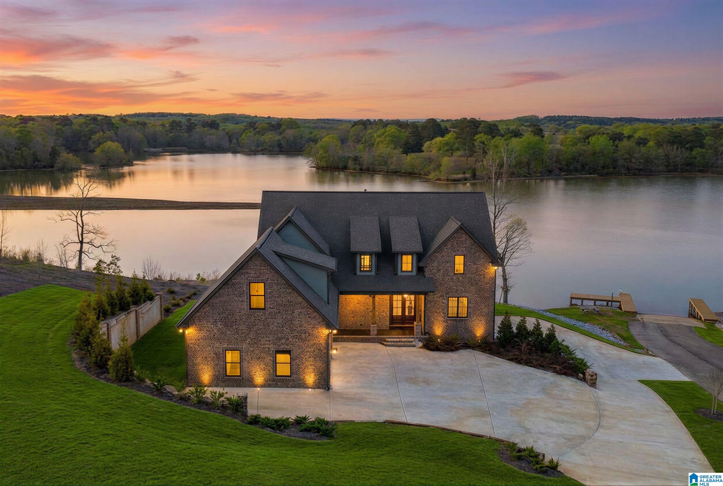 445 LAKE POINTE DRIVE