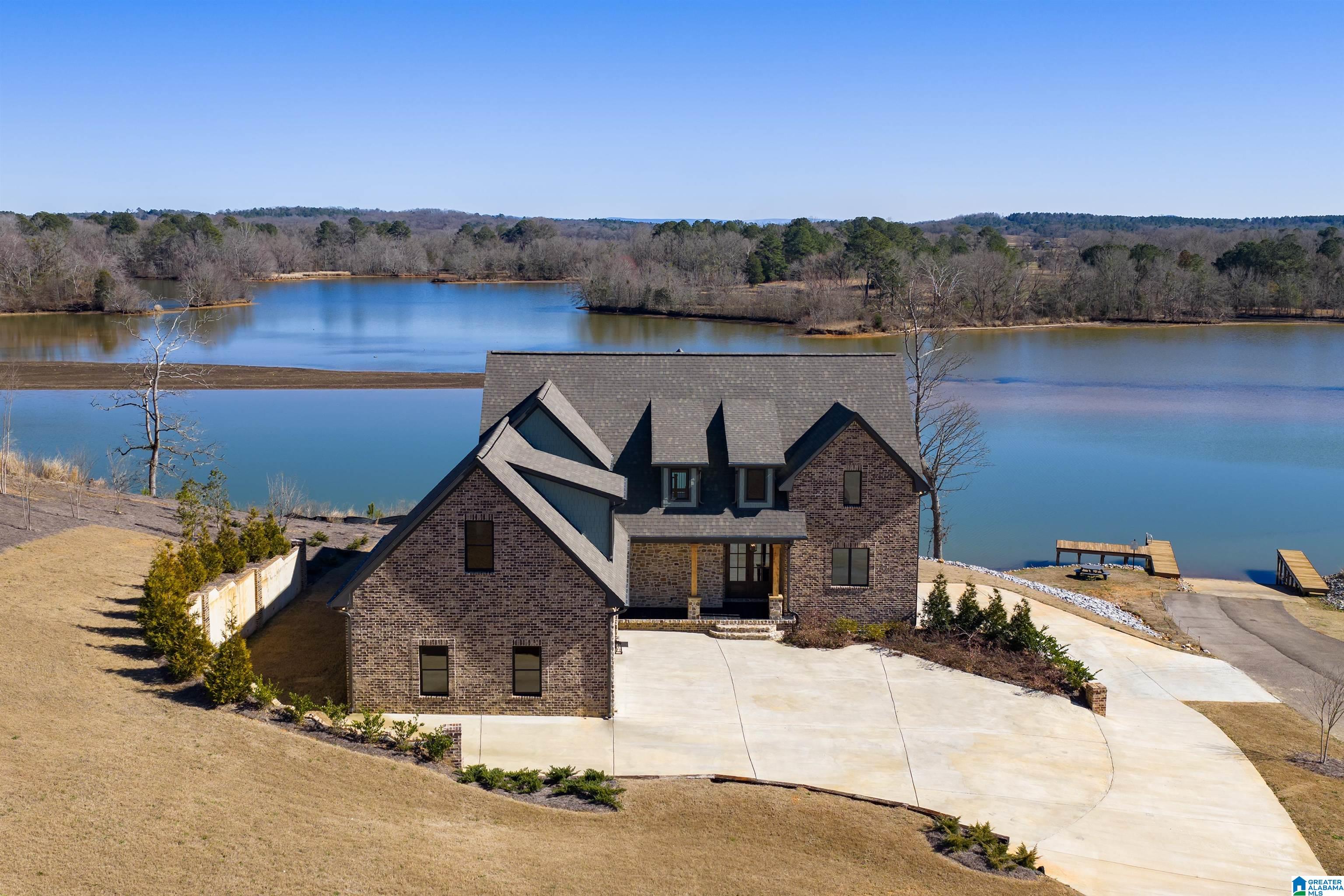 305 LAKE POINTE DRIVE