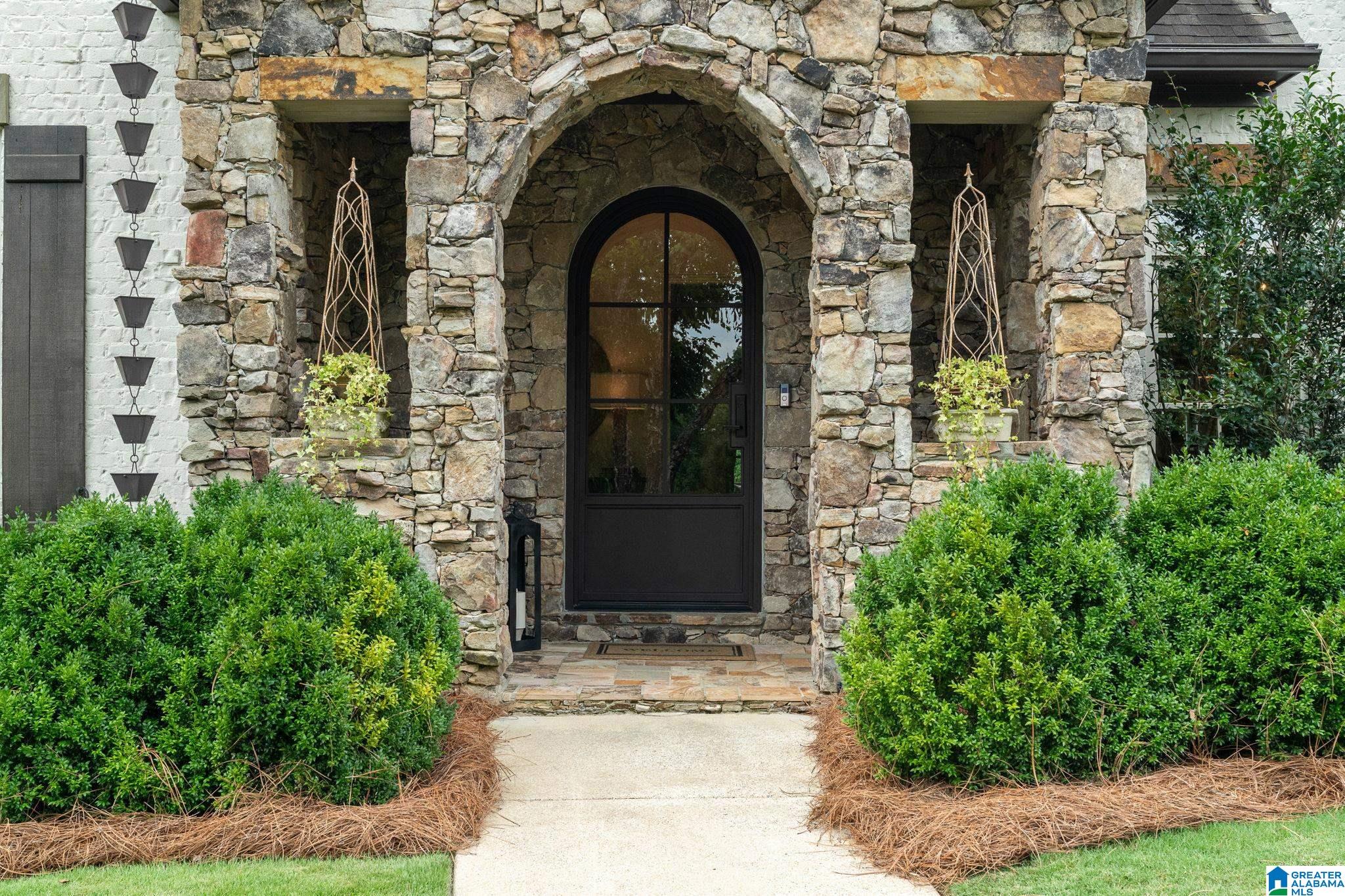 4007 LAMBERT COVE