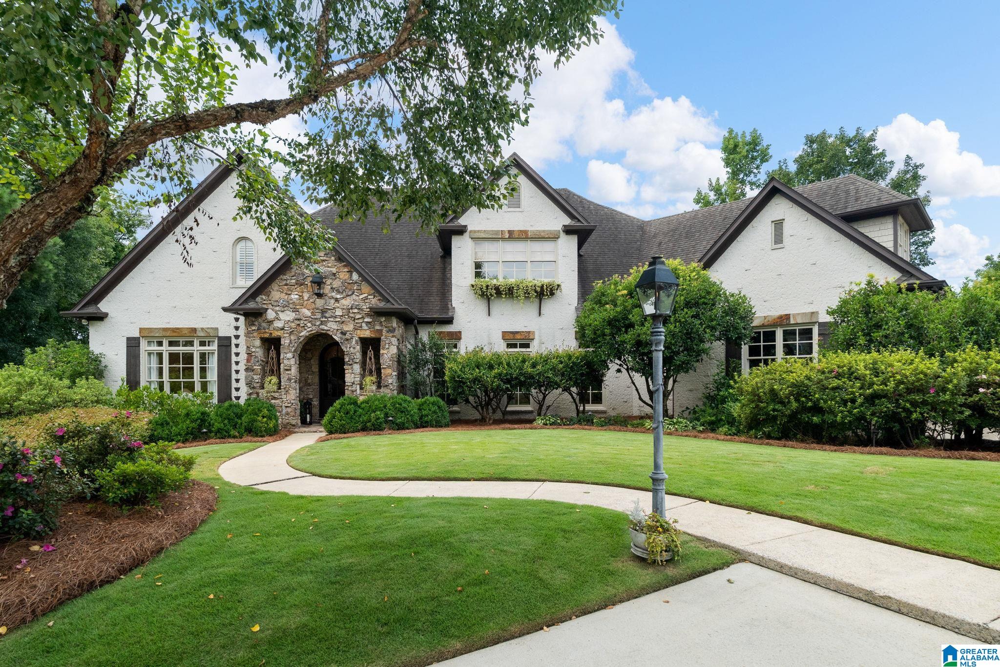 4007 LAMBERT COVE