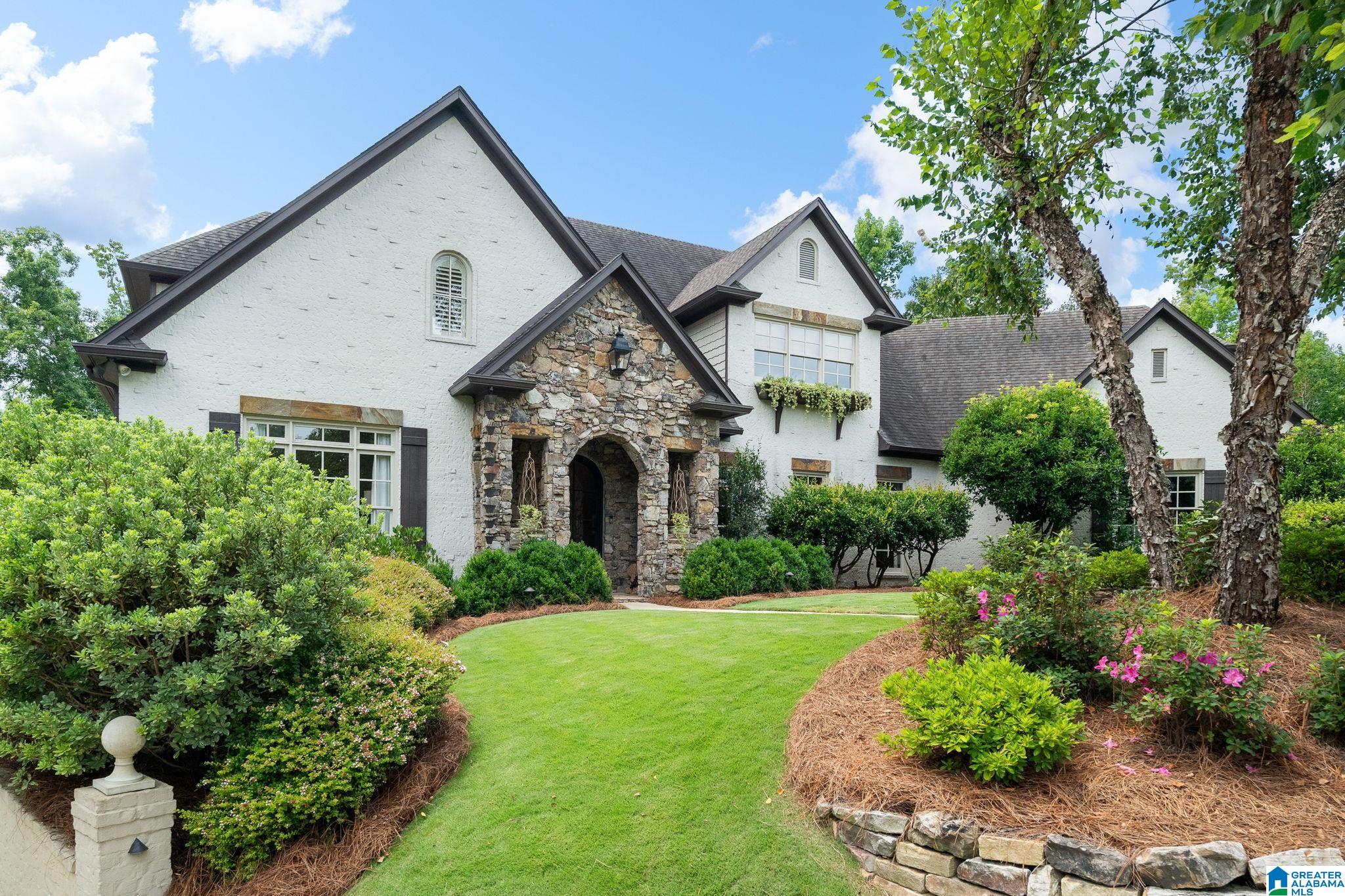 4007 LAMBERT COVE