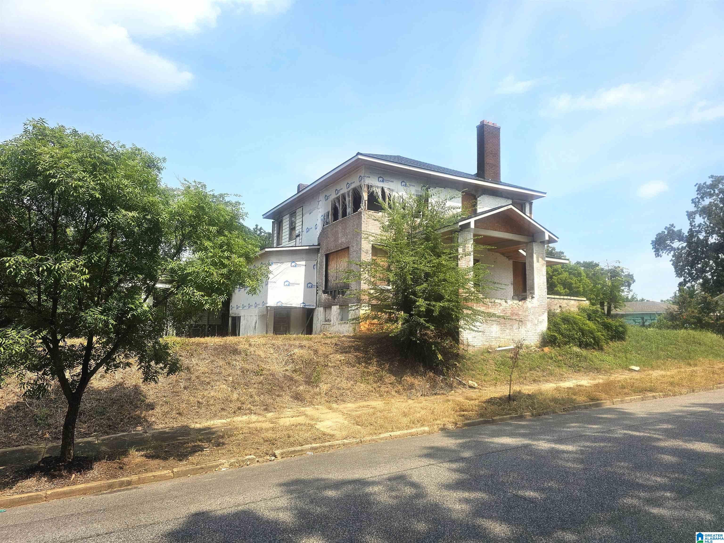 1500 30TH STREET N - Photo 3
