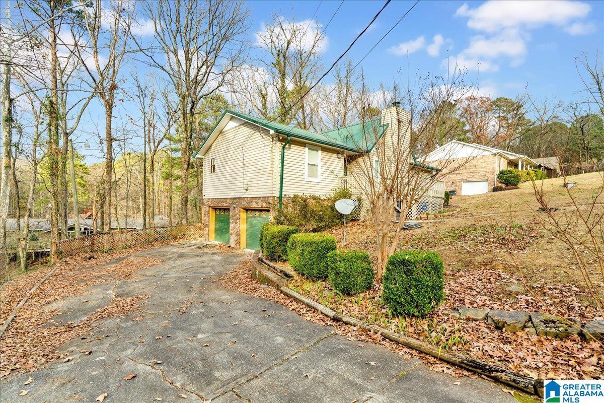 210 CANDLELIGHT LANE