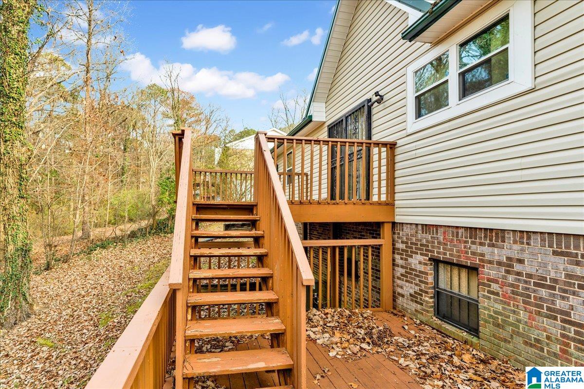 210 CANDLELIGHT LANE