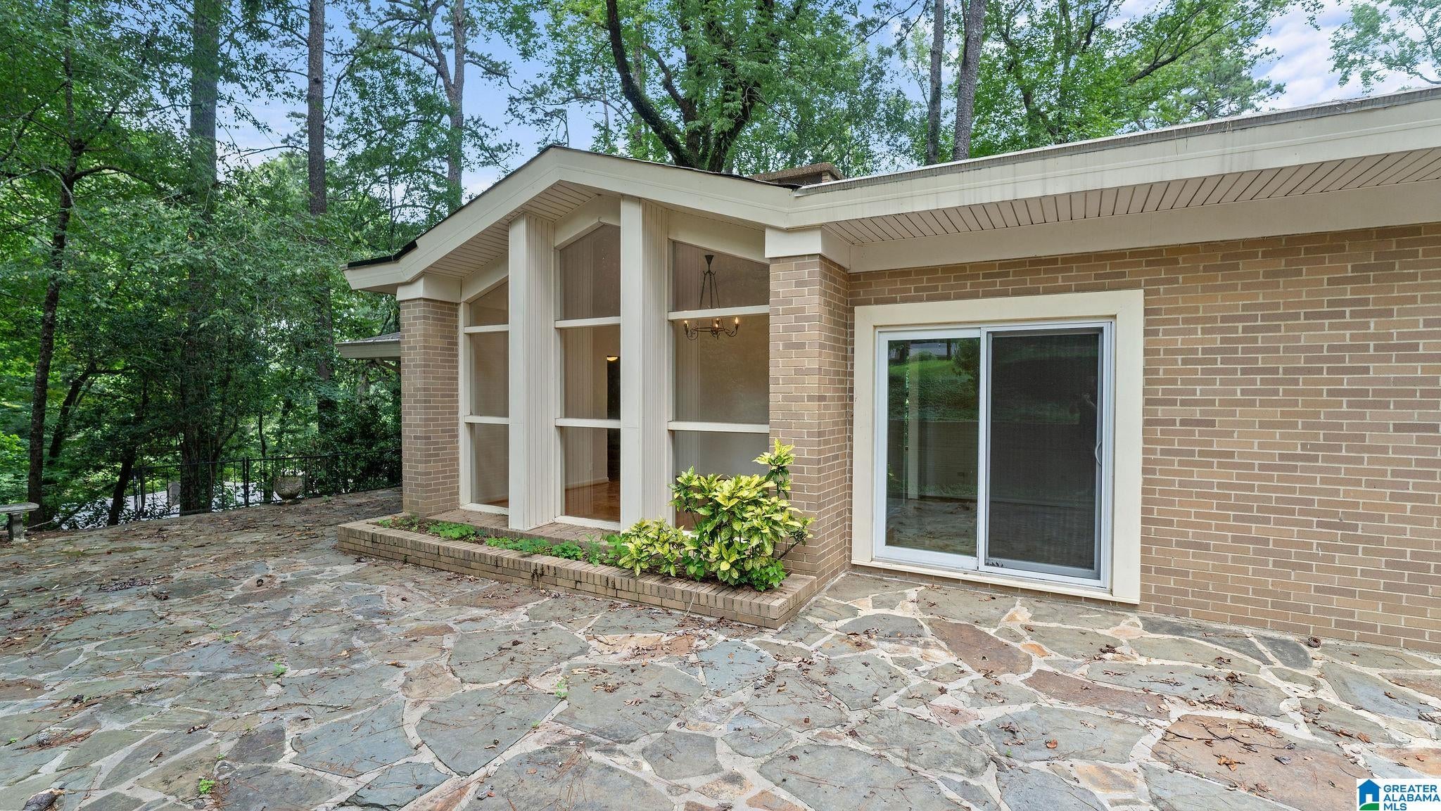 3515 WOODLAND HILLS DRIVE