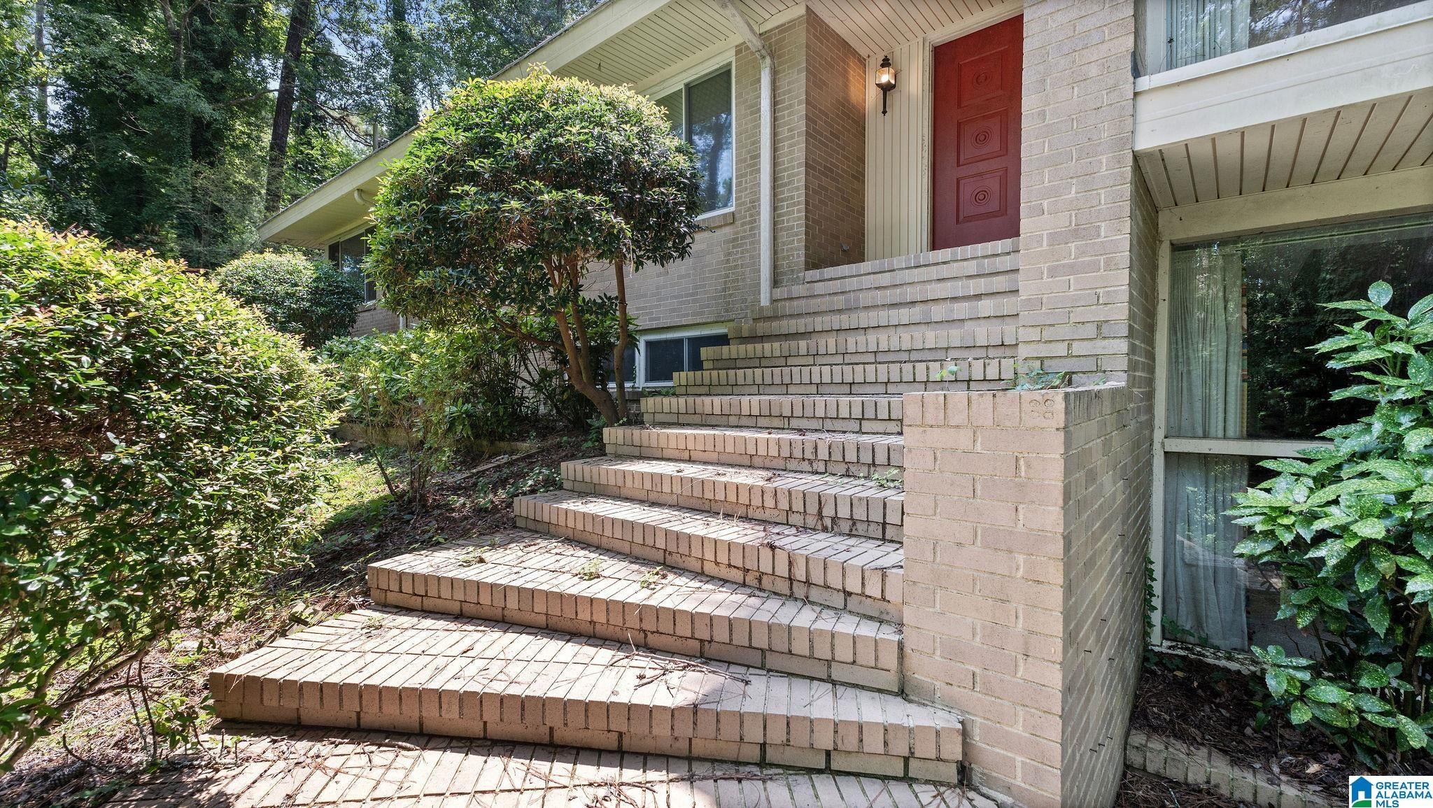 3515 WOODLAND HILLS DRIVE