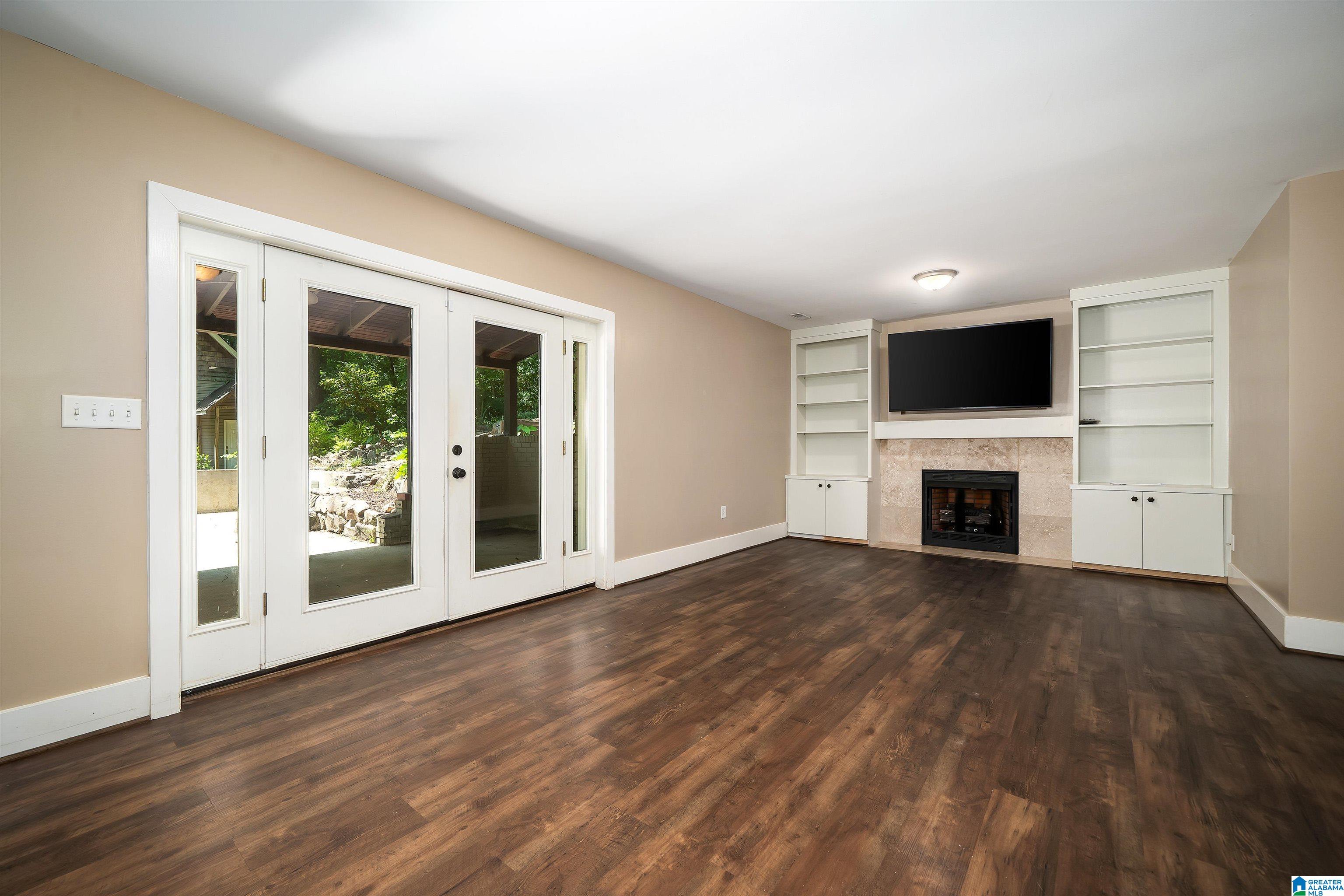 4711 CHIPPEWA LANE