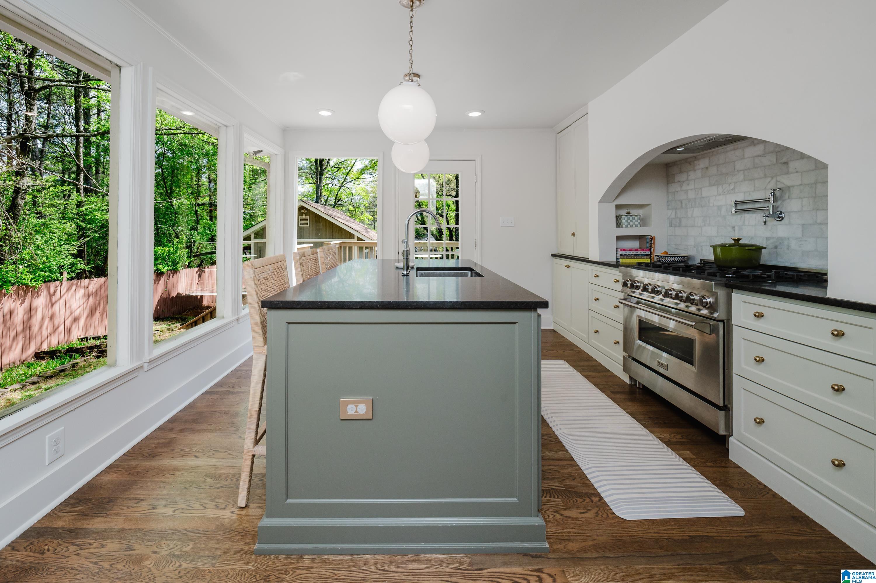 1545 VALLEY VIEW DRIVE