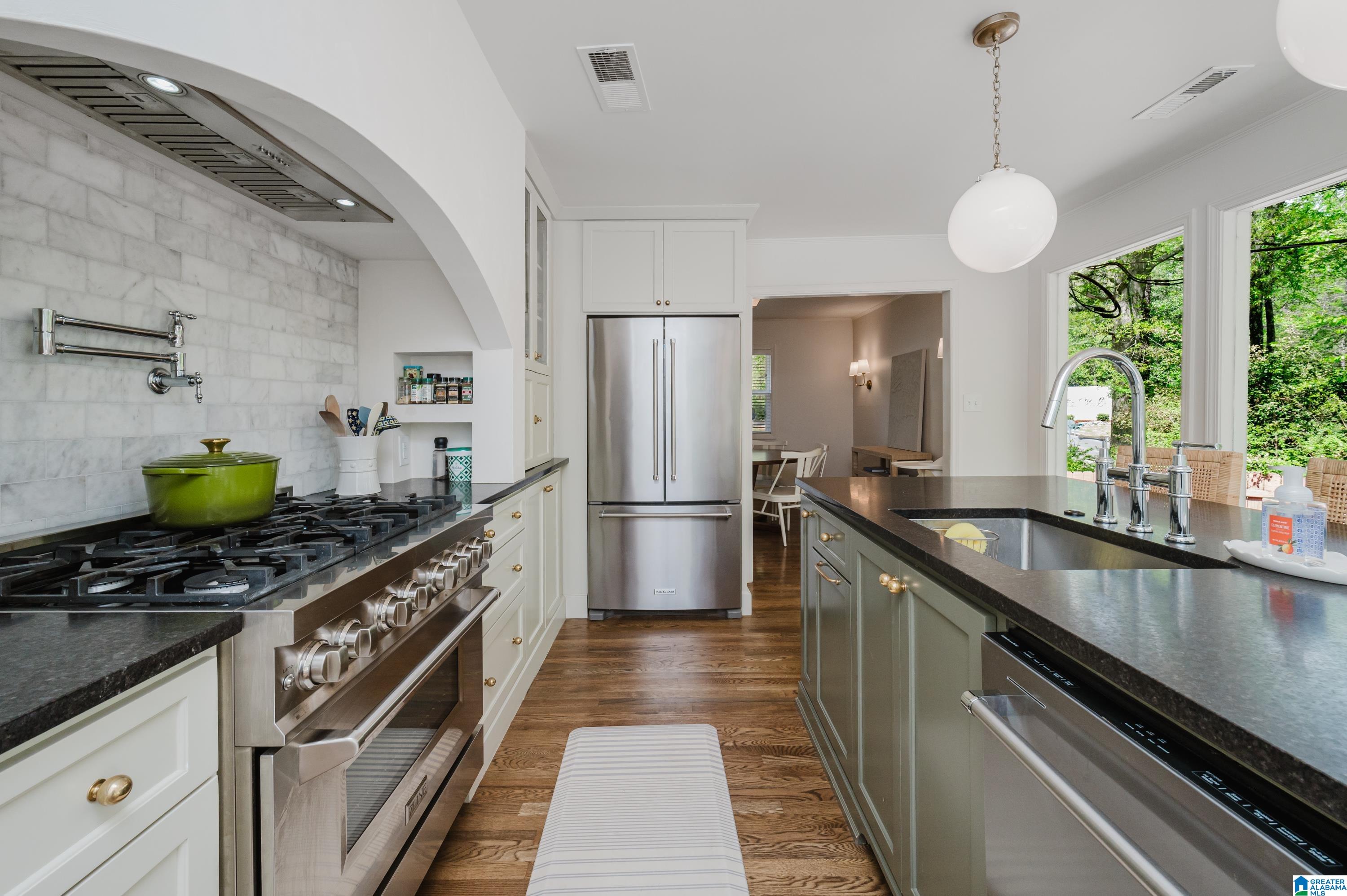 1545 VALLEY VIEW DRIVE