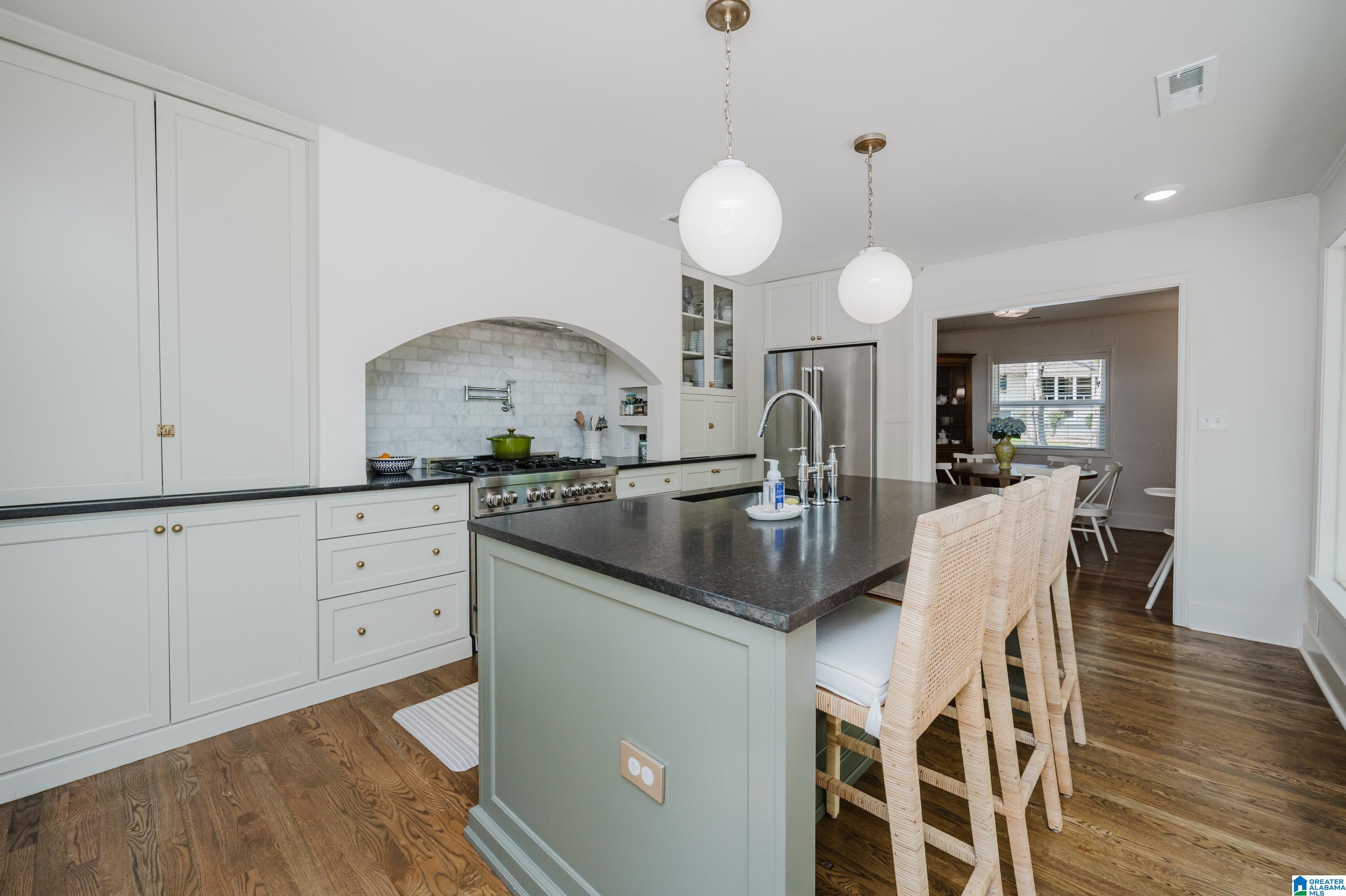 1545 VALLEY VIEW DRIVE