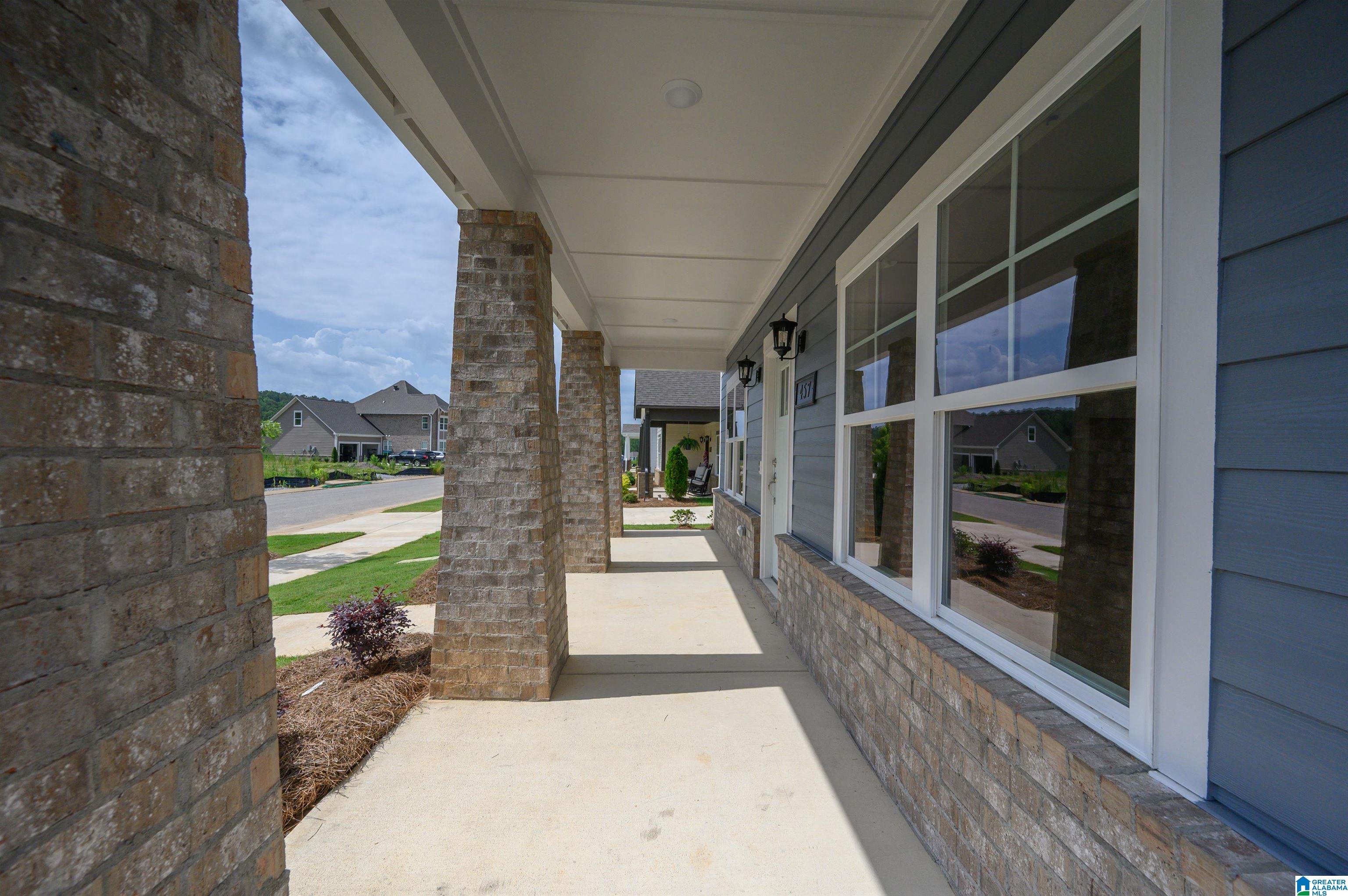 208 RIDGE BOULEVARD