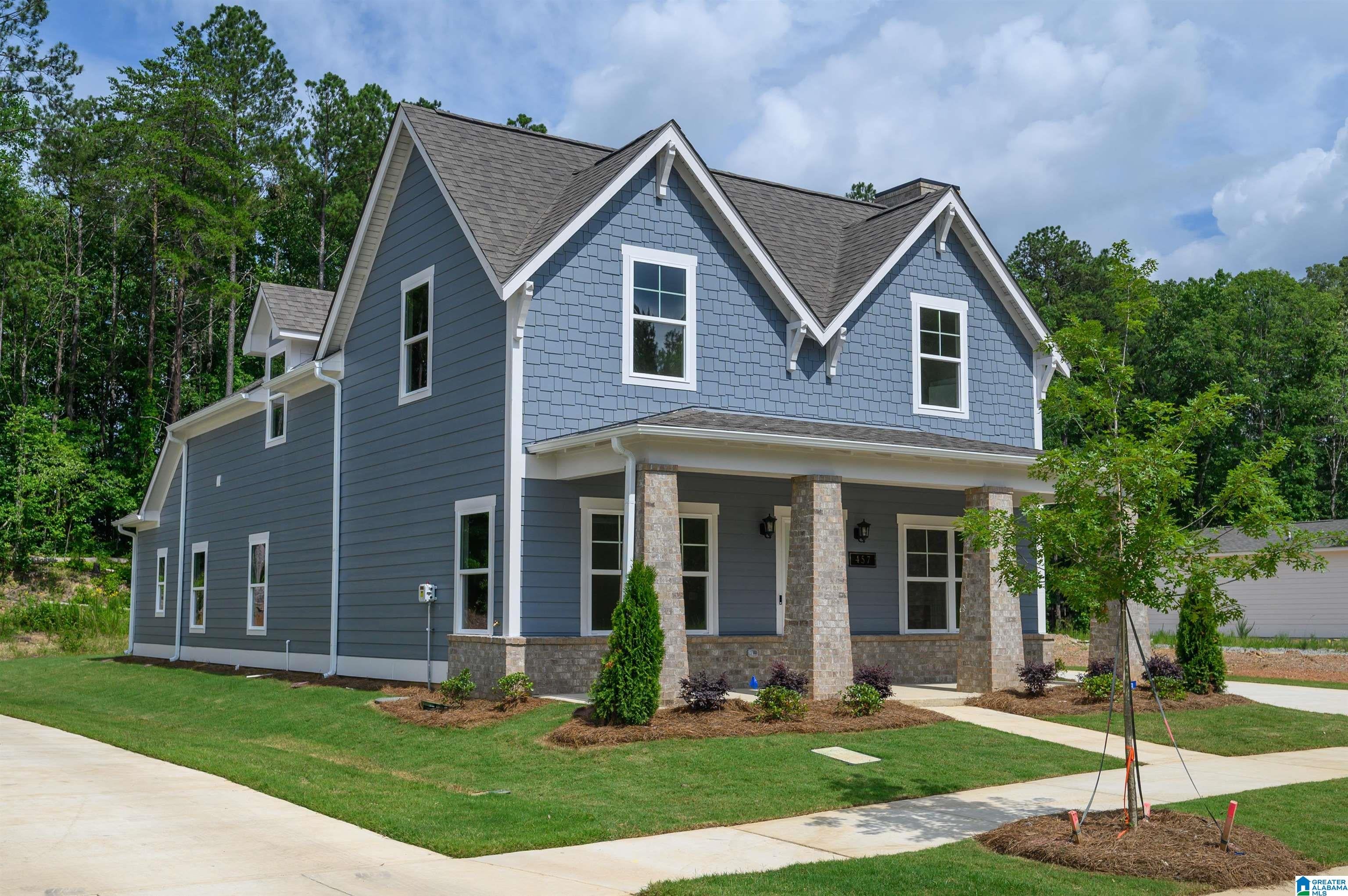 208 RIDGE BOULEVARD