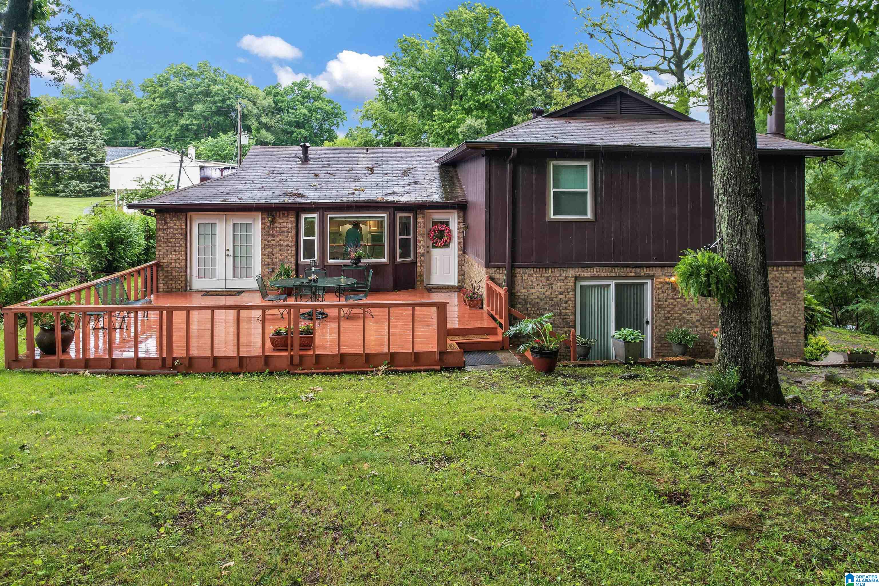 829 SEVEN SPRINGS DRIVE