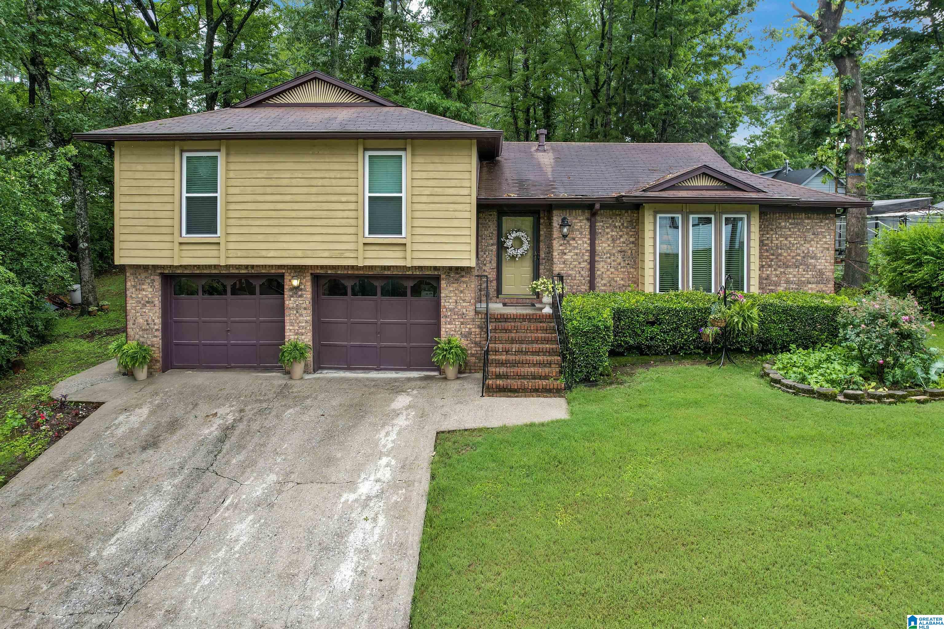 829 SEVEN SPRINGS DRIVE