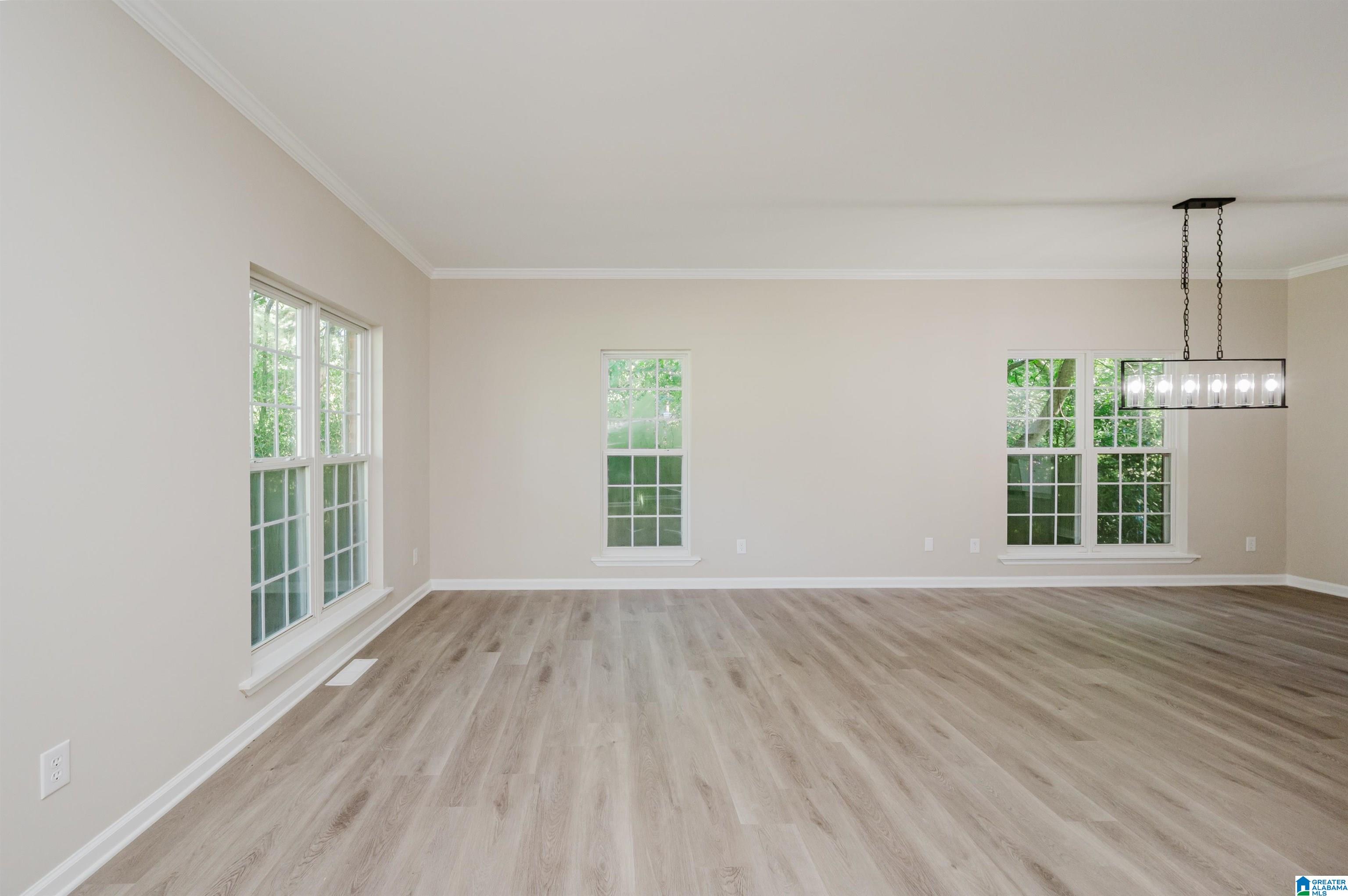 1037 9TH COURT