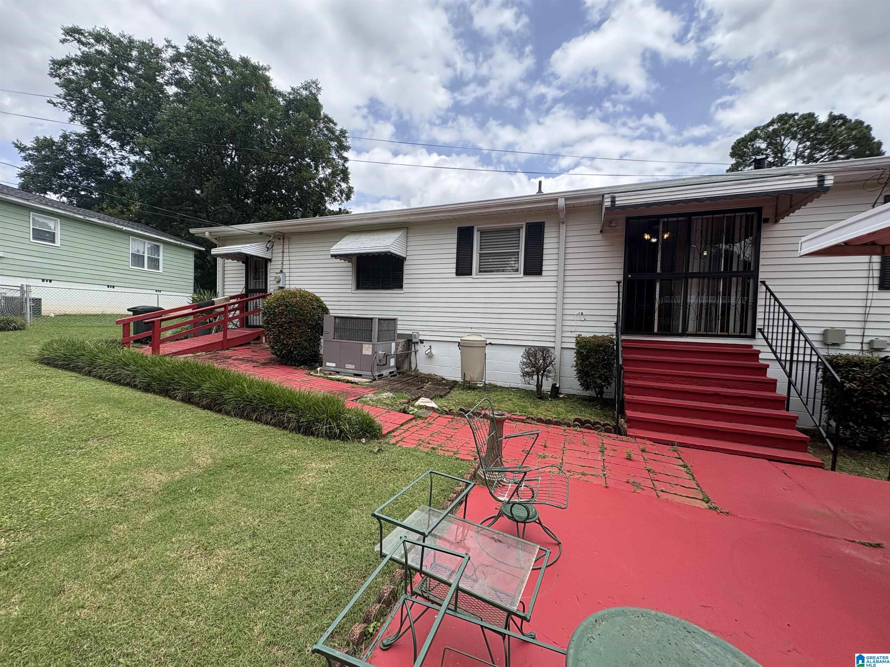 1548 ELM STREET SW