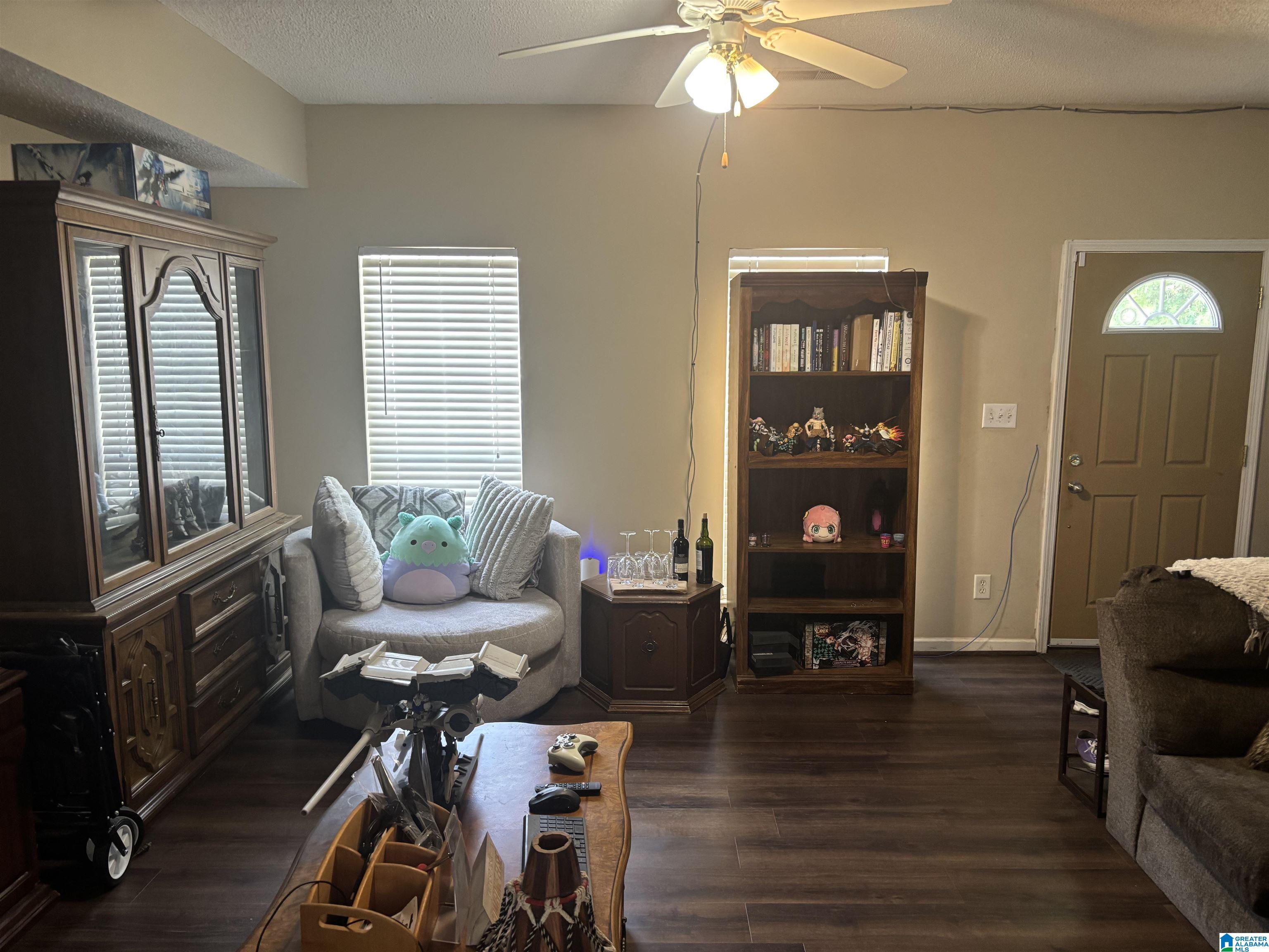 1945 LIVE OAK TRACE